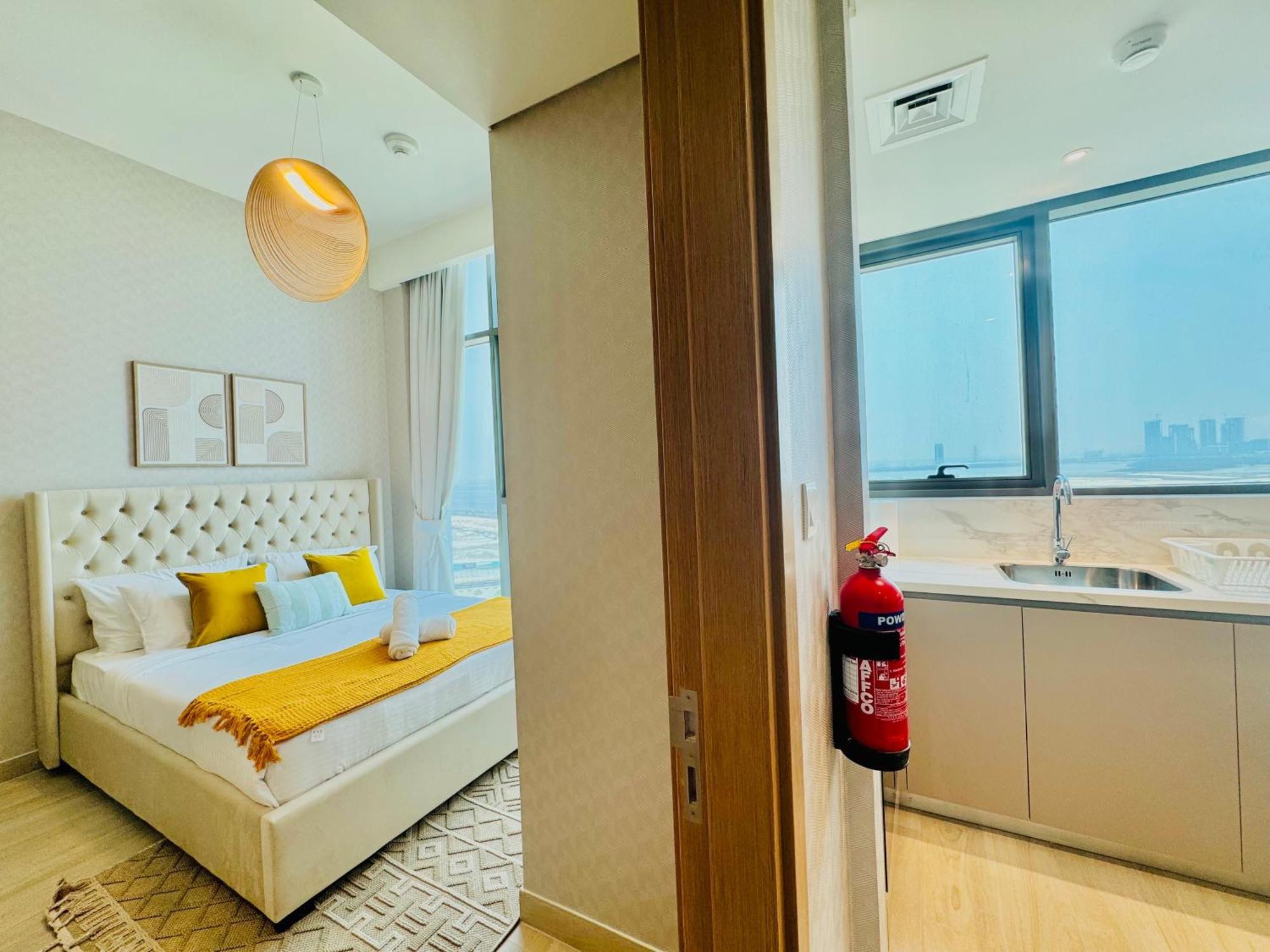Venduras - Skyline View Farhad Azizi Al Jaddaf Apartemen Dubai