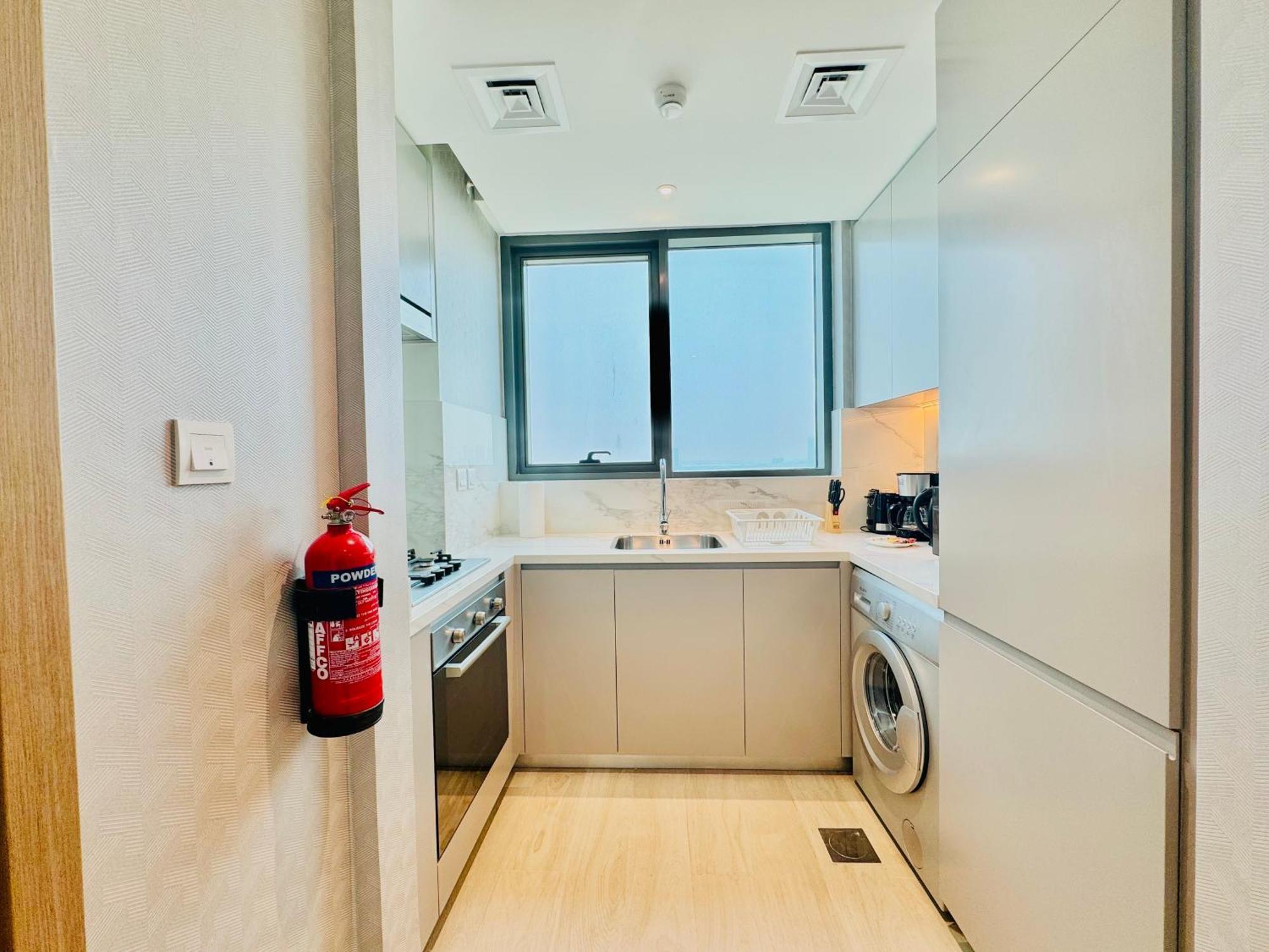 Venduras - Skyline View Farhad Azizi Al Jaddaf Apartemen *