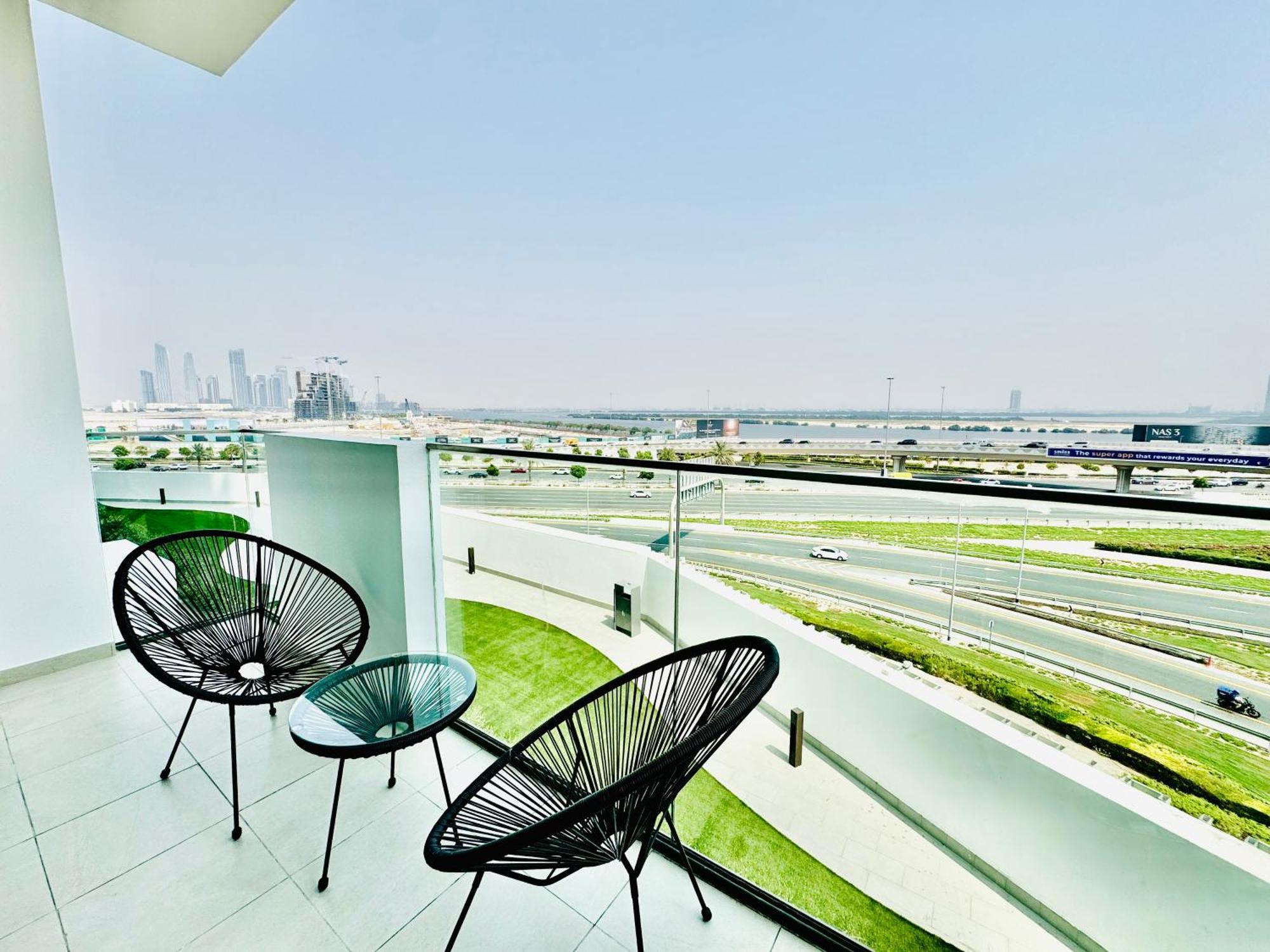 Venduras - Skyline View Farhad Azizi Al Jaddaf Apartemen *