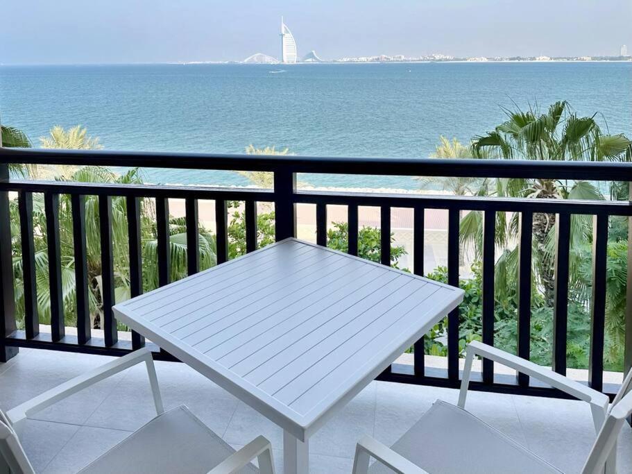 Appartement Elegantly Renovated 1br At 5 Star Dubaï