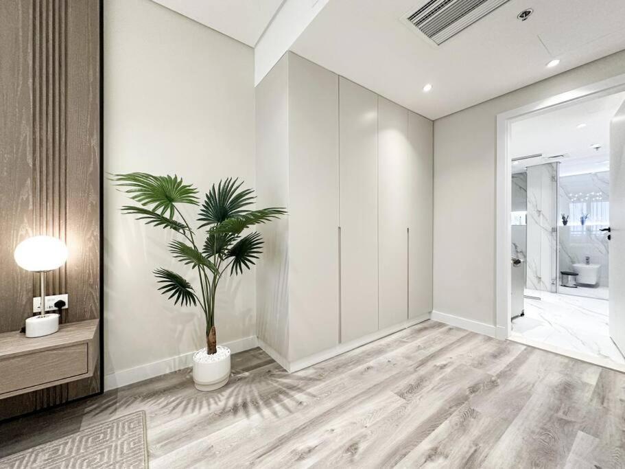Apartamento Elegantly Renovated 1br At 5 Star Dubai