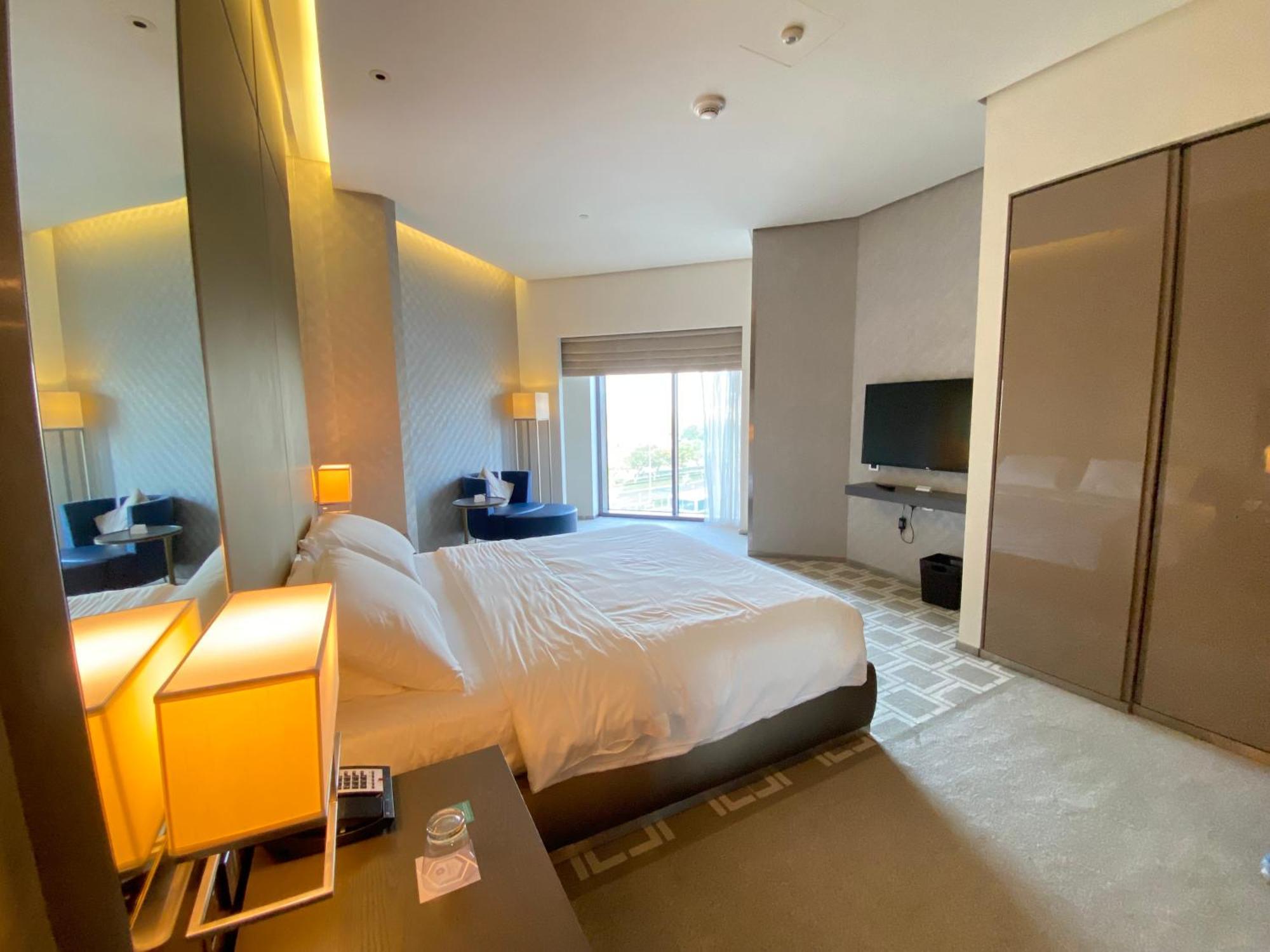 Svizona Designer Spacious Studio, Hyatt Regency Creek Heights Residences Apartamento