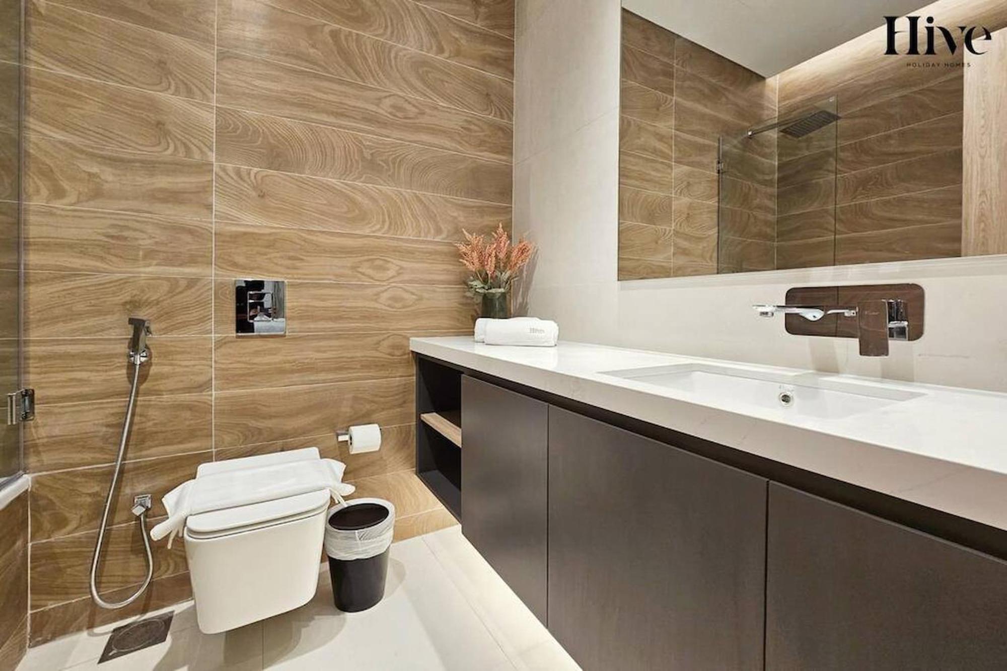 7 By Aurora 305 Apartment *