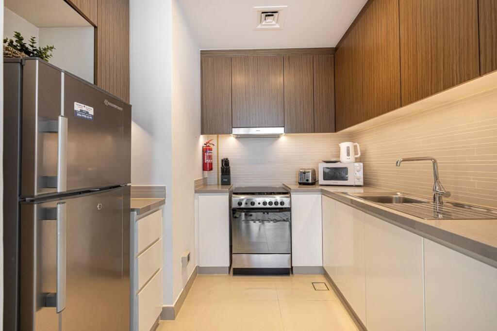 Water Front - Beautiful 1br On Marina Appartement *
