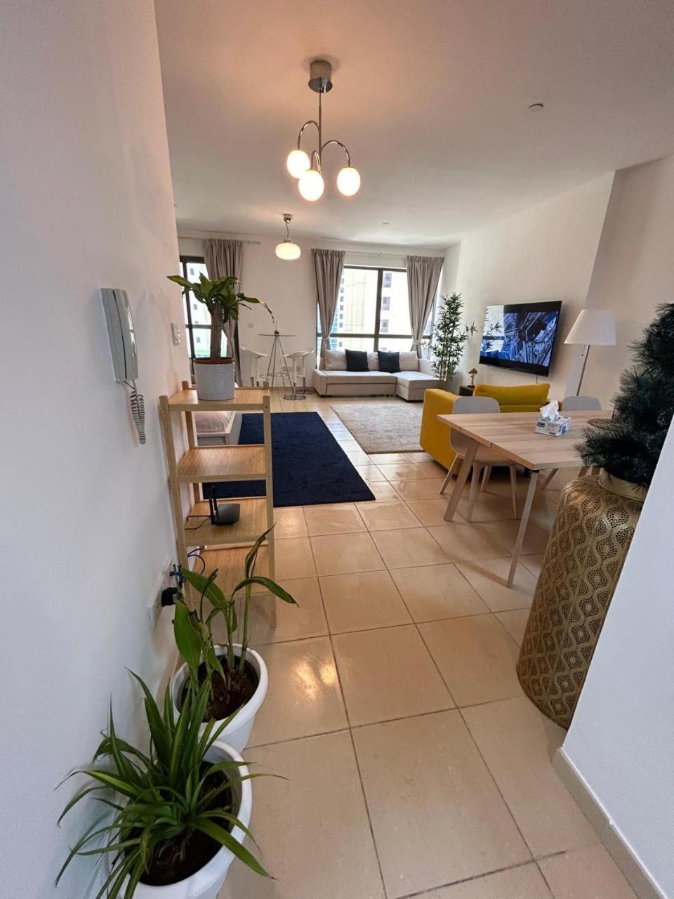 Prime Spacious With Vibrant Vibes In Jbr By Sweet Homes