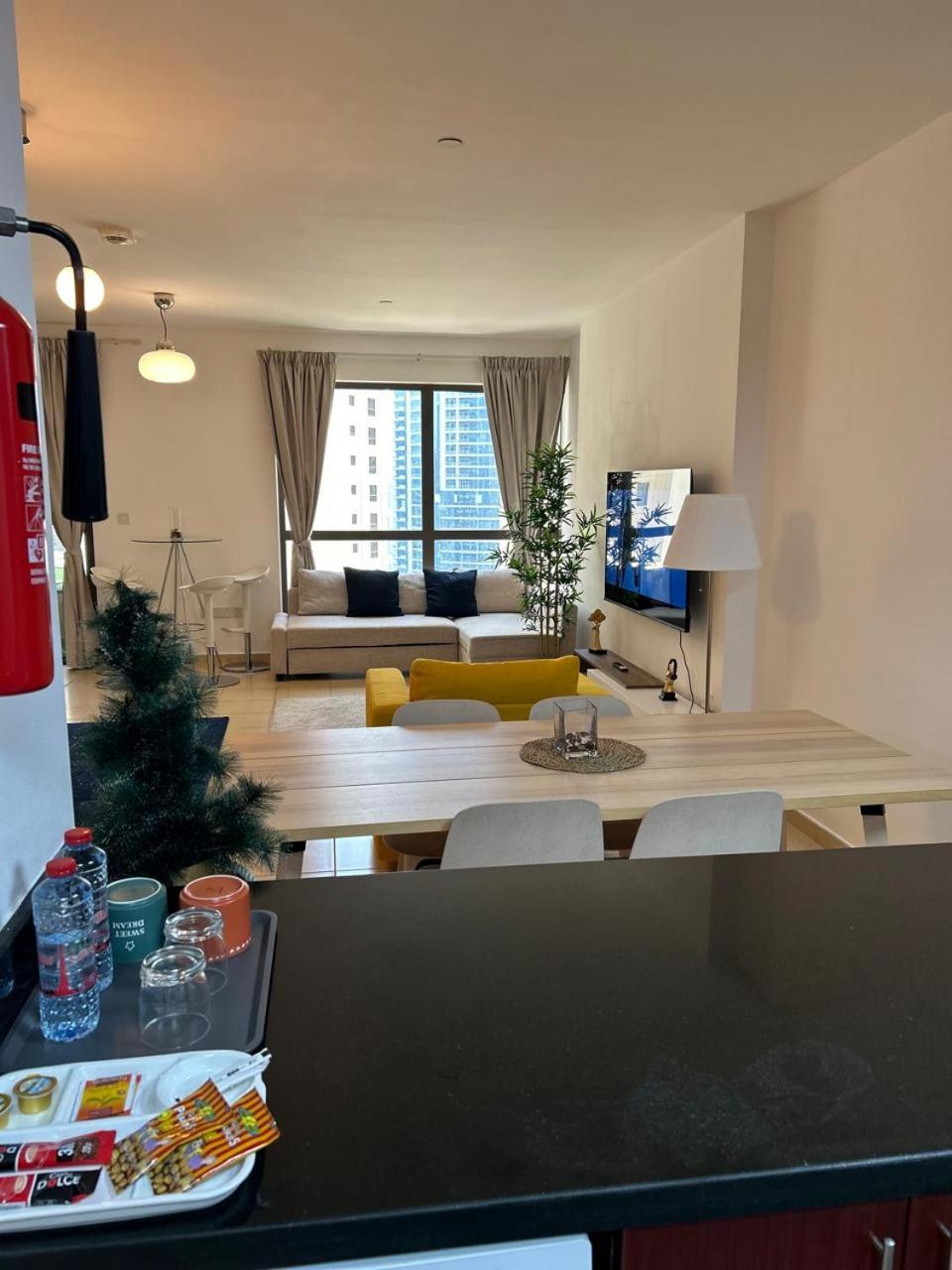 Prime Spacious With Vibrant Vibes In Jbr By Sweet Homes *