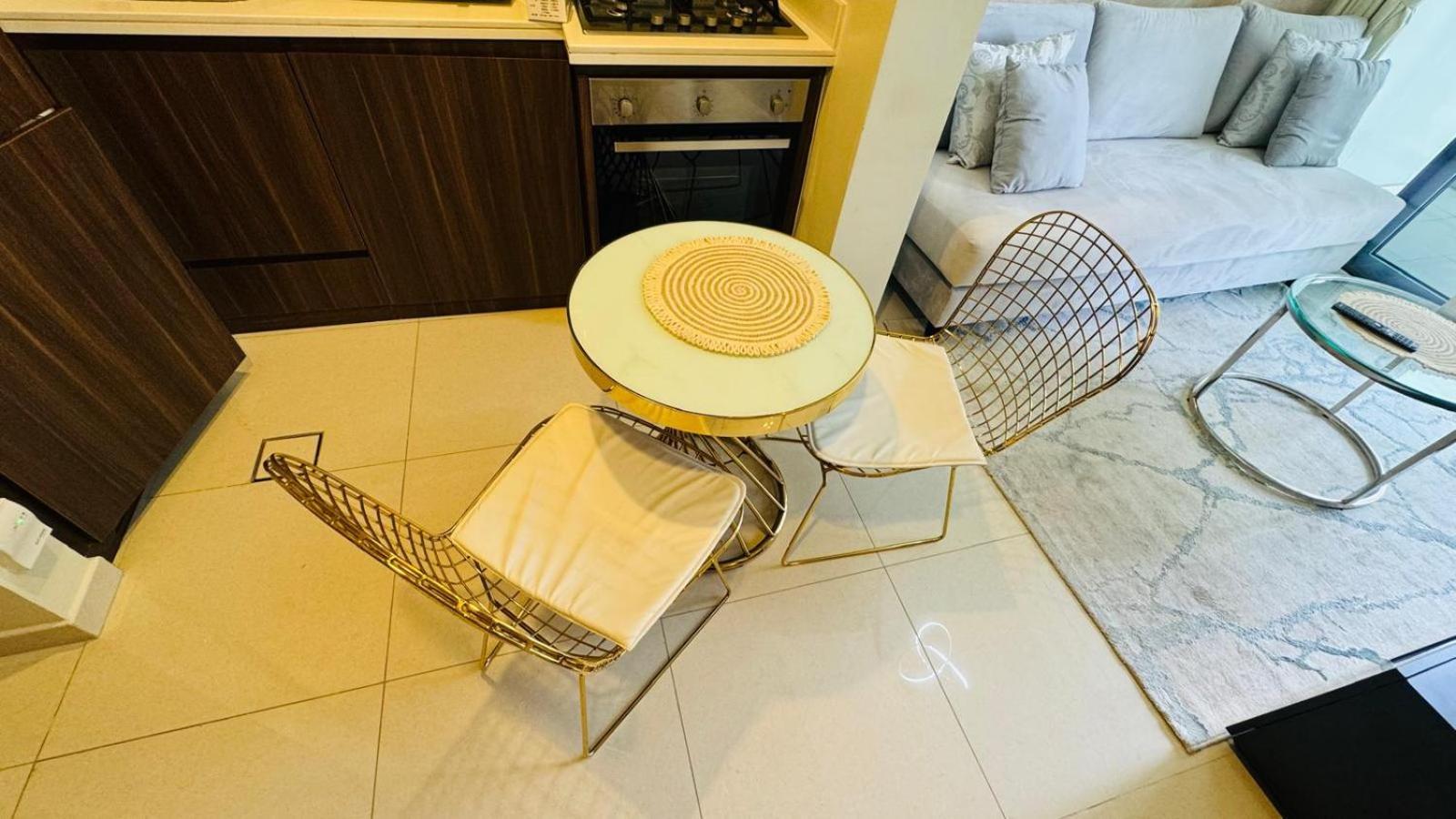 Beautiful In Damac Reva With Balcony In A Vibrant Area Of Central Downtown Apartamento Dubái