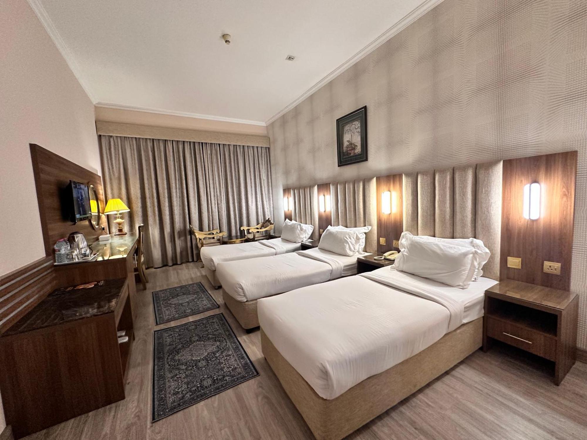 Hotel Bliss Square Dubái