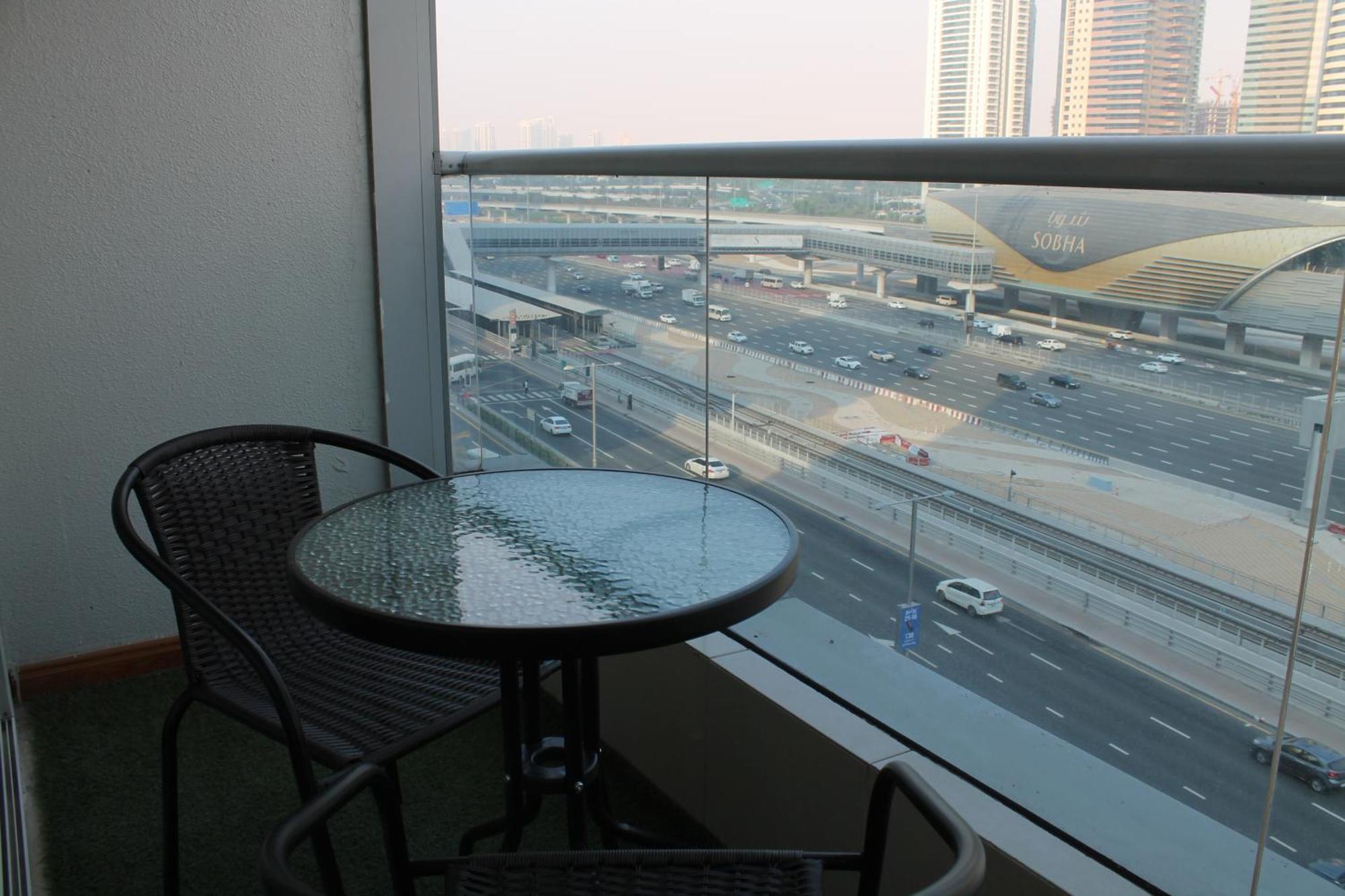 Bright And Beautiful One Bedroom Close To Metro And Apartamento Dubái