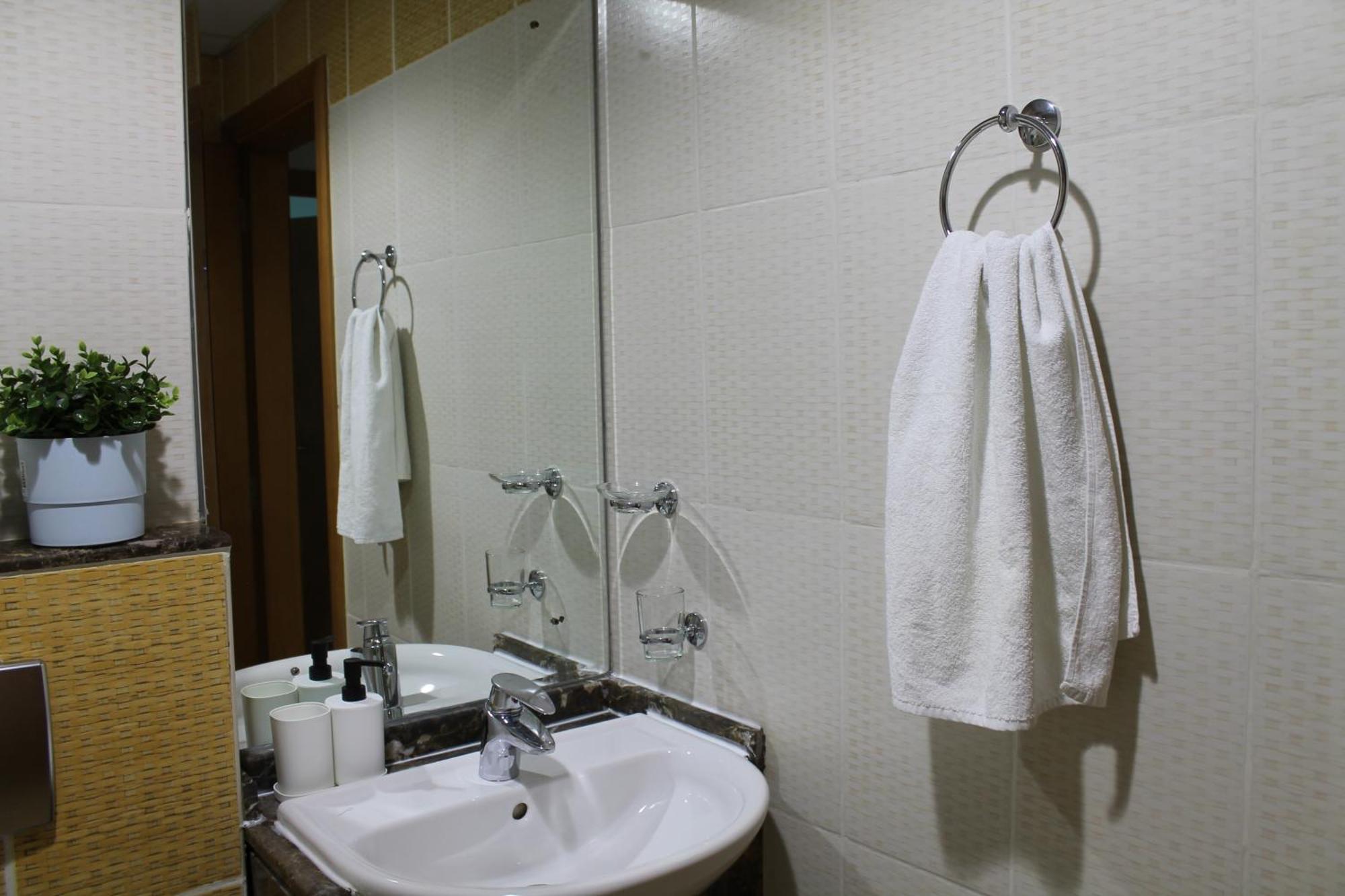 Apartamento Bright And Beautiful One Bedroom Close To Metro And