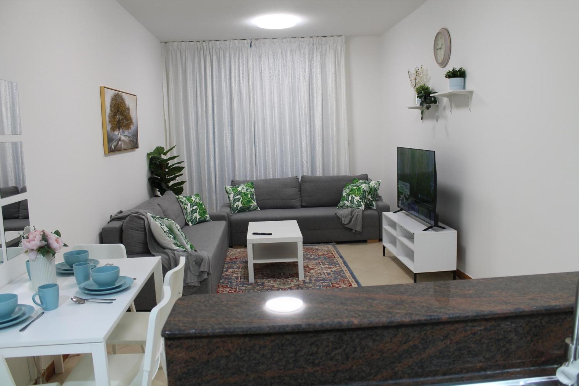 Bright And Beautiful One Bedroom Close To Metro And Apartamento Dubai
