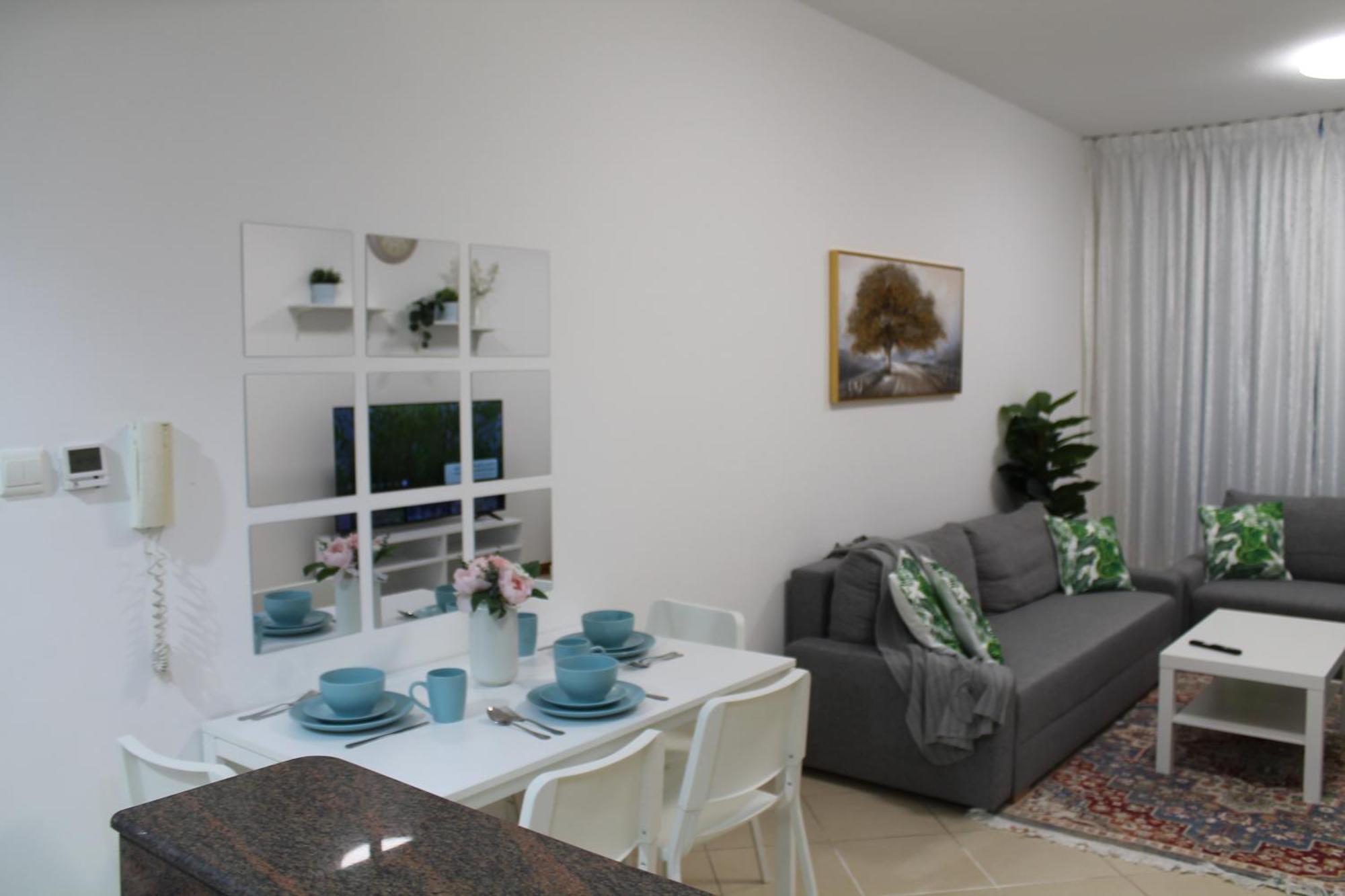 Apartamento Bright And Beautiful One Bedroom Close To Metro And