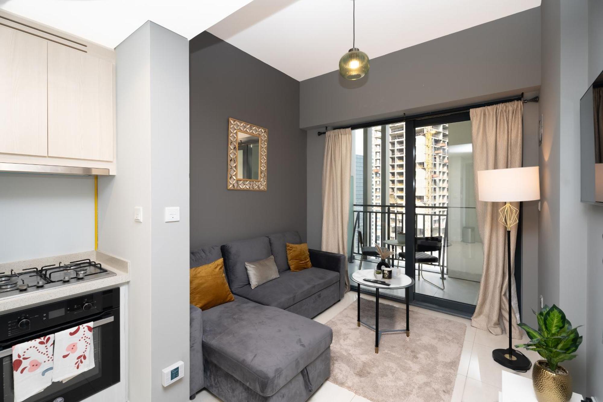 Apartemen Zada Tower 1br In Business Bay Near Metro & Burj Khalifa - Escape 24 Homes Dubai