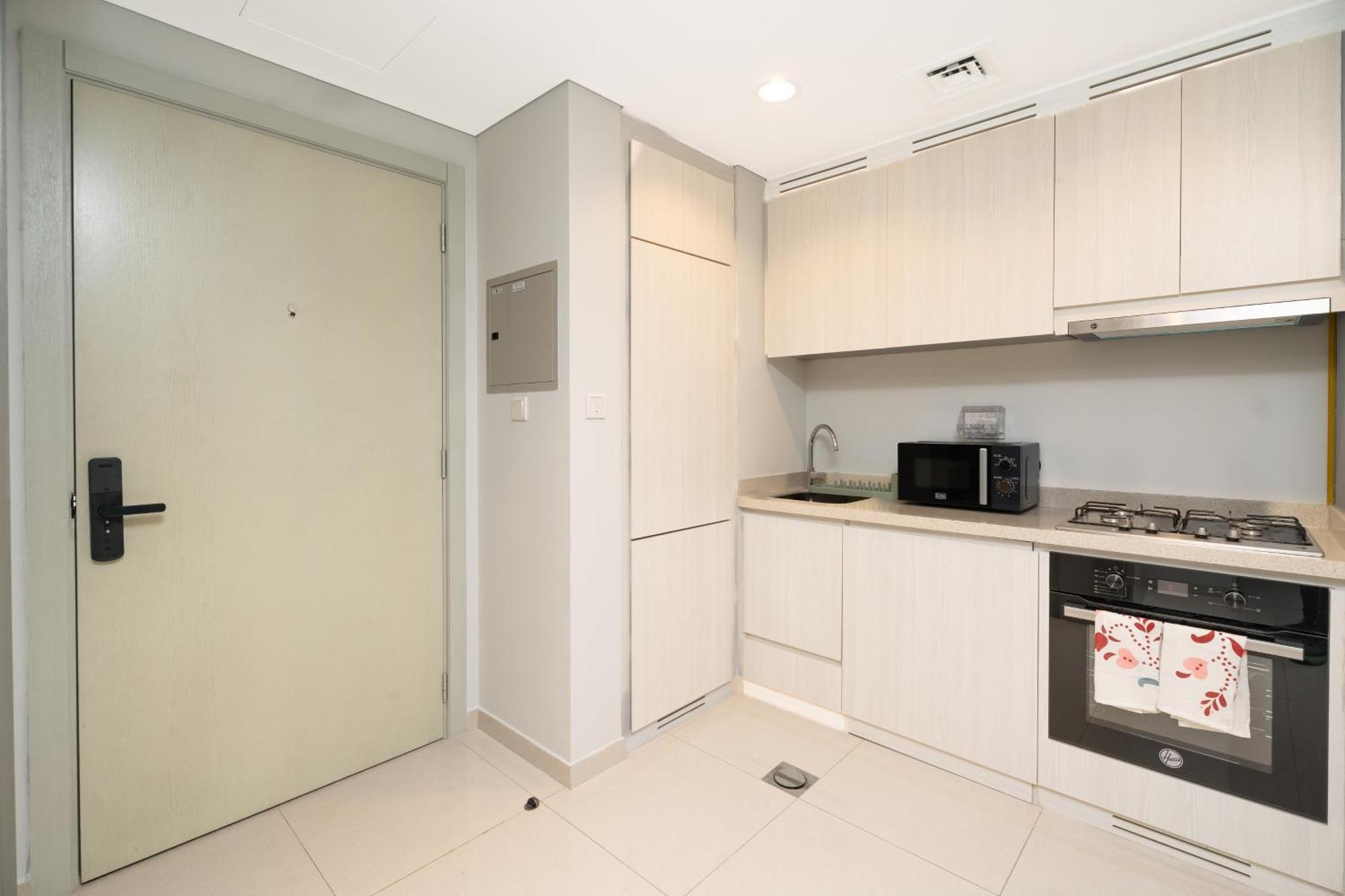 Zada Tower 1br In Business Bay Near Metro & Burj Khalifa - Escape 24 Homes Apartemen *