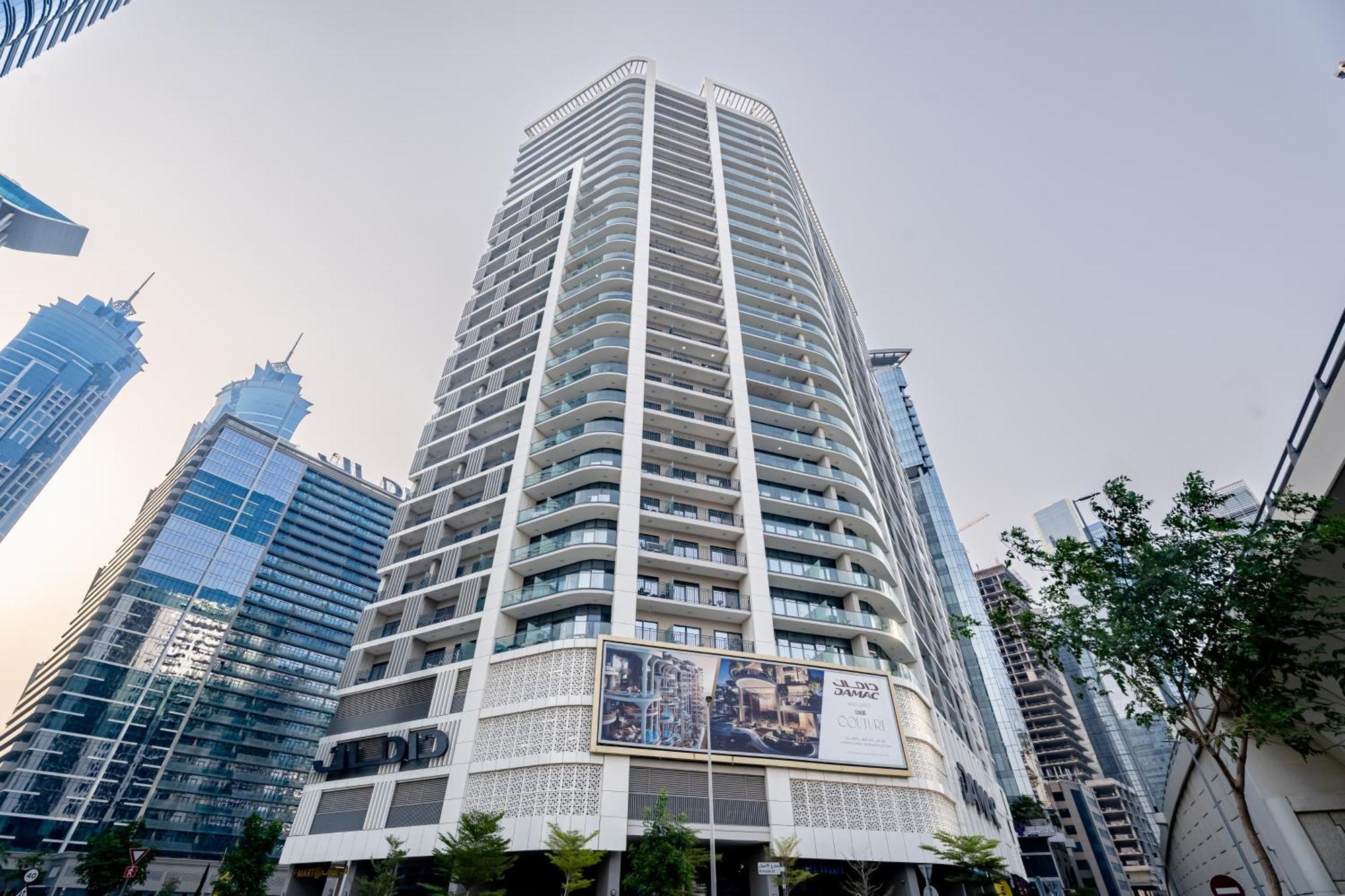 Zada Tower 1br In Business Bay Near Metro & Burj Khalifa - Escape 24 Homes Apartemen Dubai