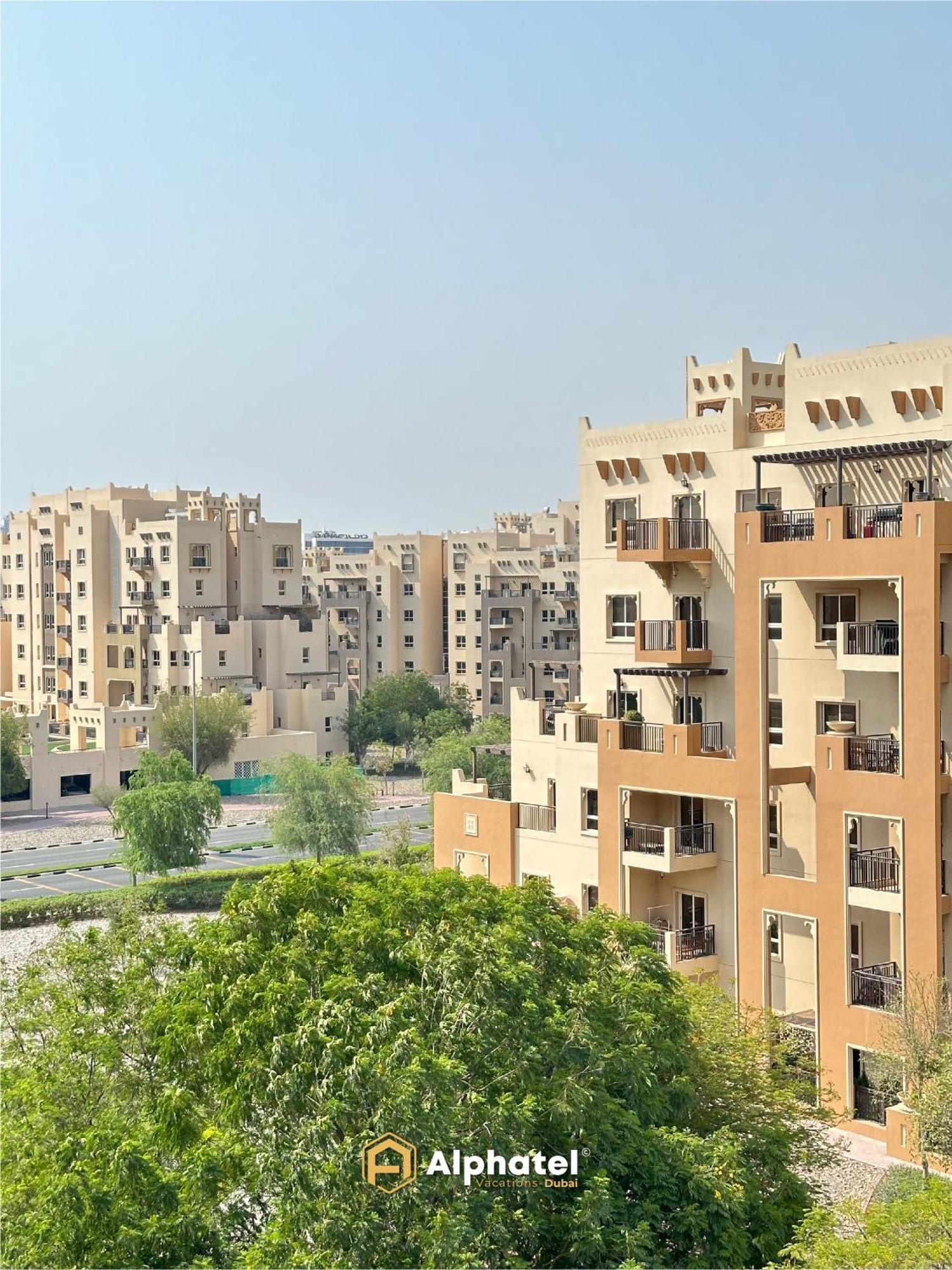 Apartemen 2-bedroom In Remraam Community - - By Alphatel Vacations