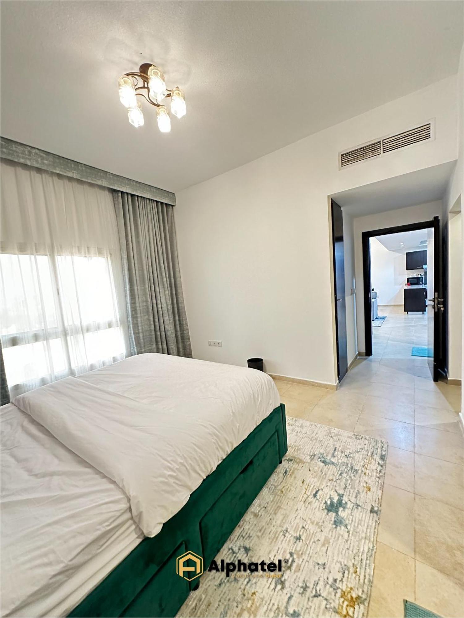 Apartamento 2-bedroom In Remraam Community - - By Alphatel Vacations *