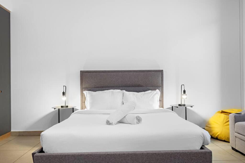 First Class Studio Premium And Luxurious
