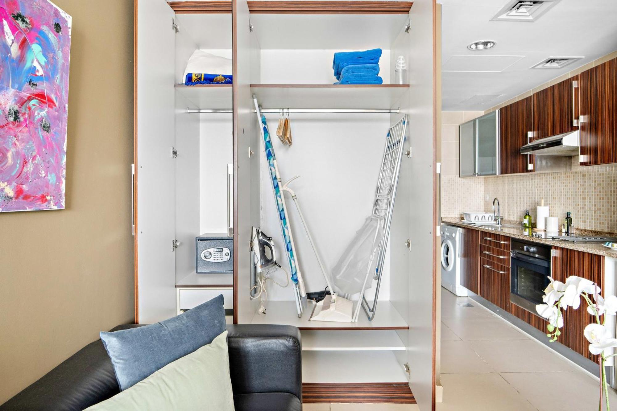 Silkhaus Modern Near Almas In West Apartment Dubai