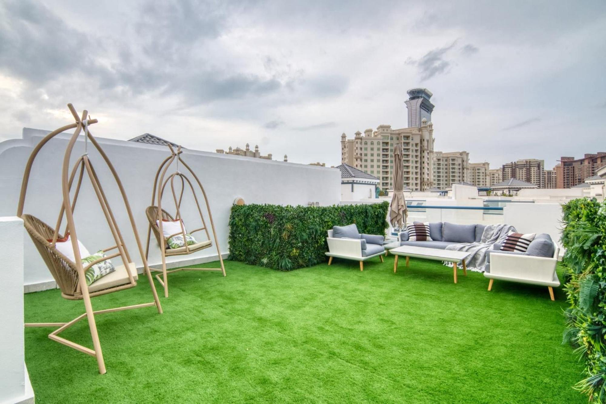 Luxury Palm With Rooftop Garden, Style Pool And By Exclusive Homes Dubaï