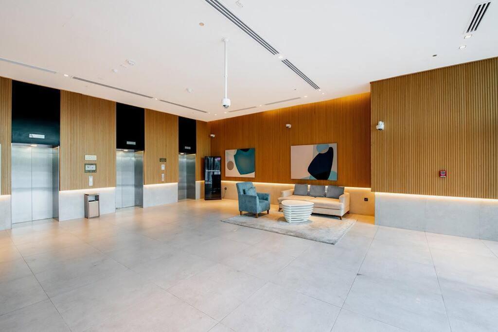 Seven & Apartments, The Palm *