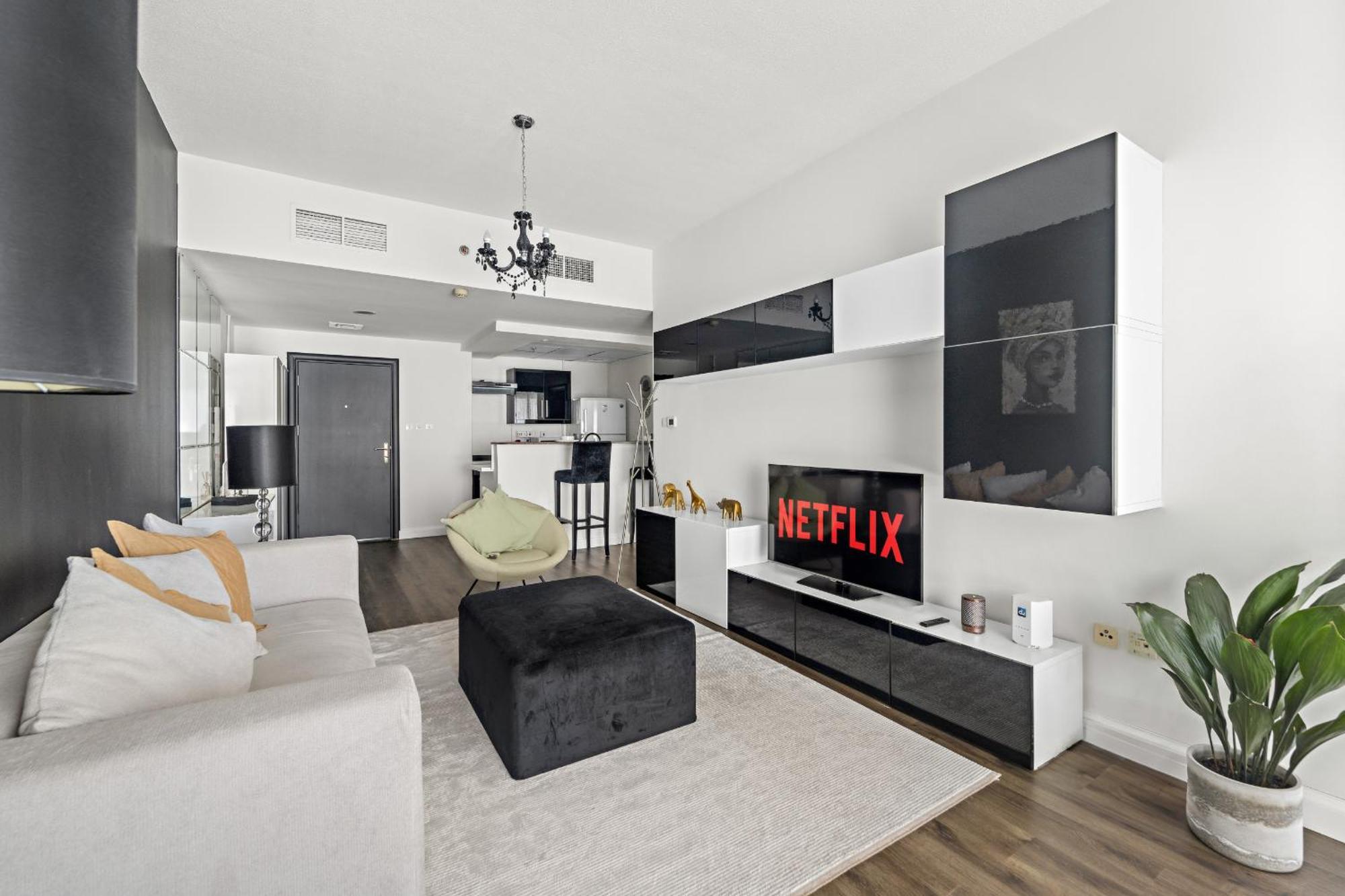 Vayk- Modern 1 Bd In Marina Near Metro *