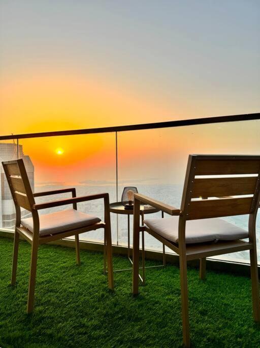 3 King Beds - 7mins To Mall - High Floor Sun Set And Sea View Appartement Dubaï