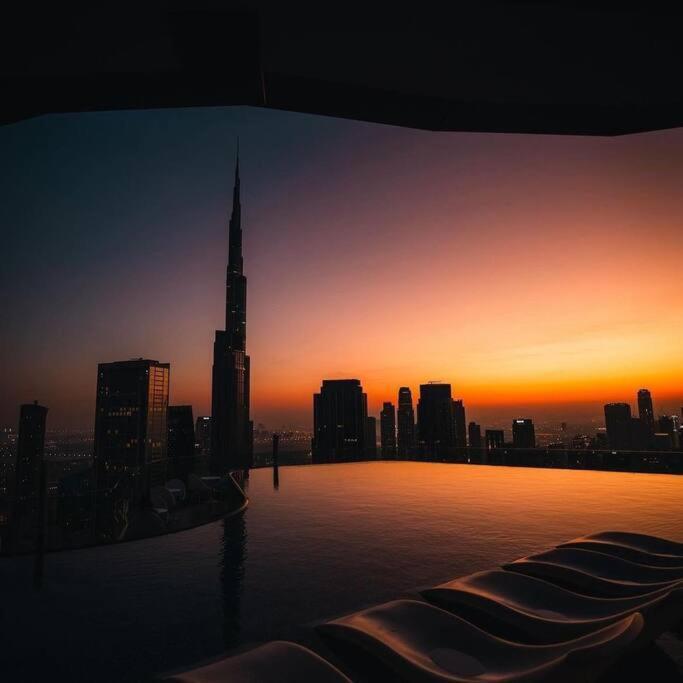 3 King Beds - 7mins To Mall - High Floor Sun Set And Sea View Dubaï
