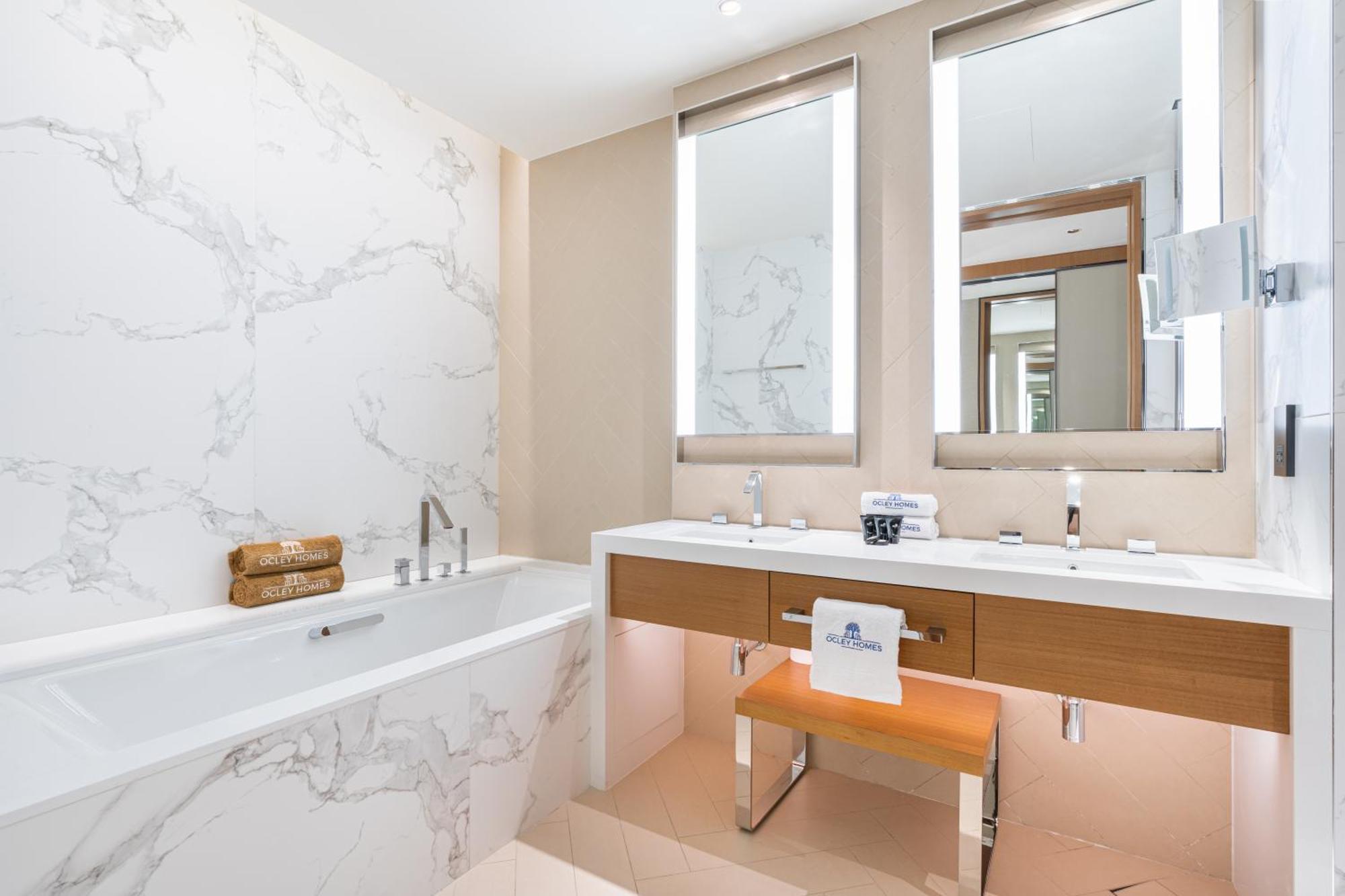 Deluxe 3br In Address Opera With Full Burj View