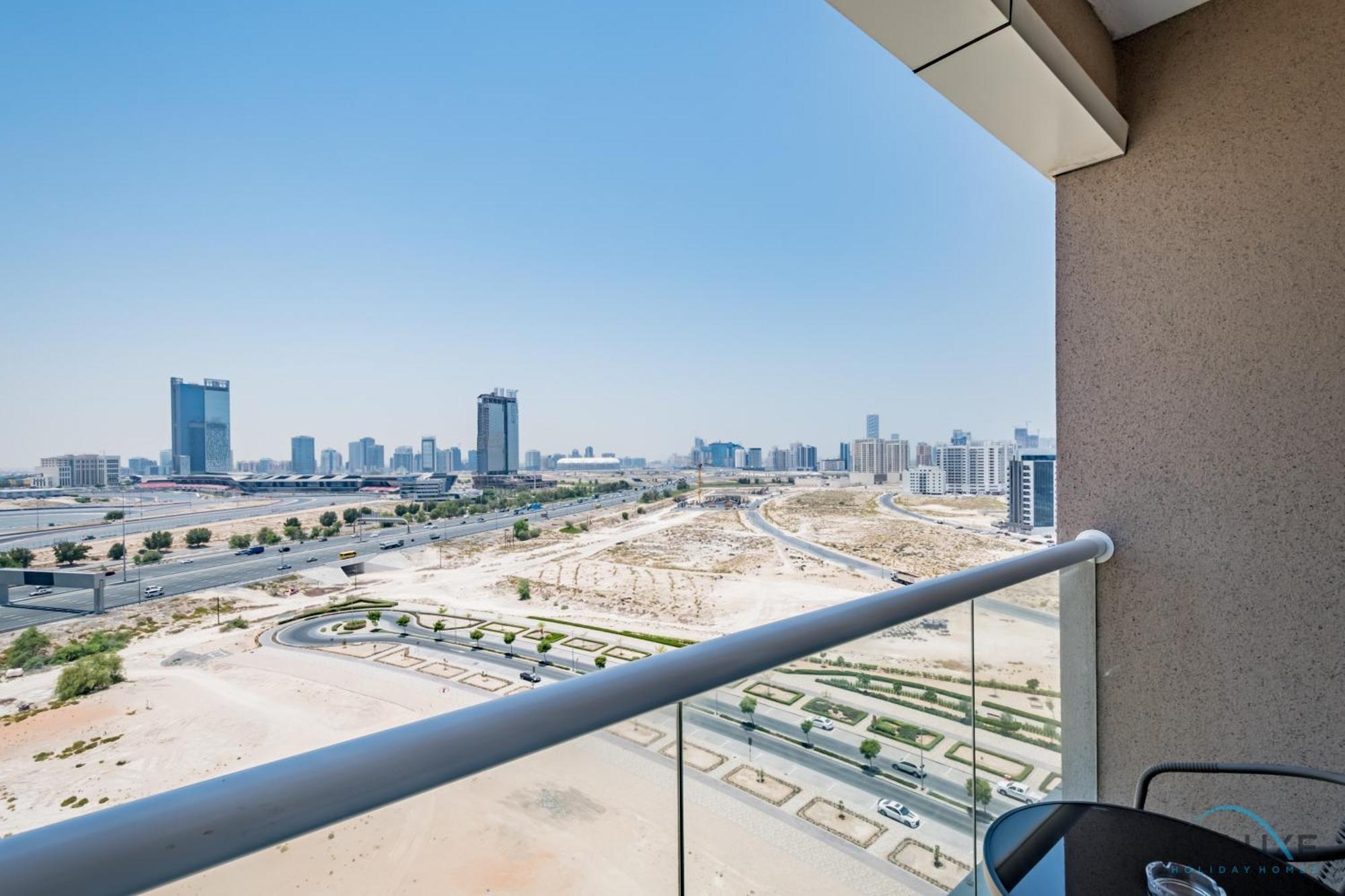 Delightful At Al Madar Siraj Tower 1 Al Barsha South By Deluxe Homes Lägenhet Dubai