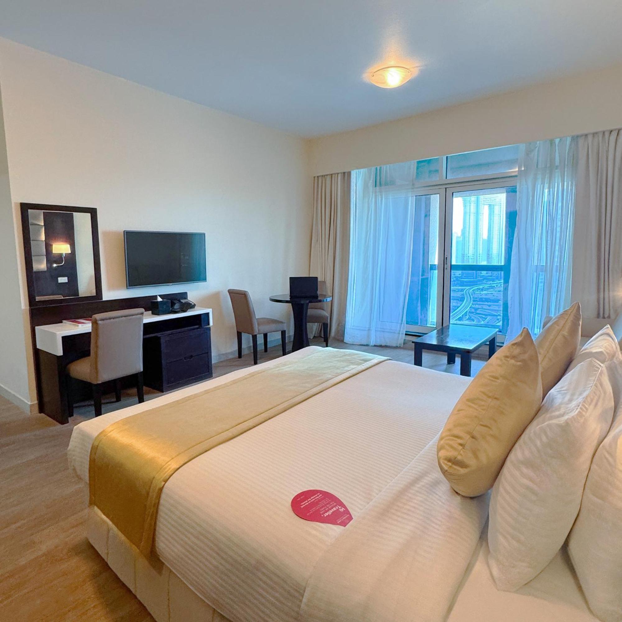 Emirates Grand Apartahotel