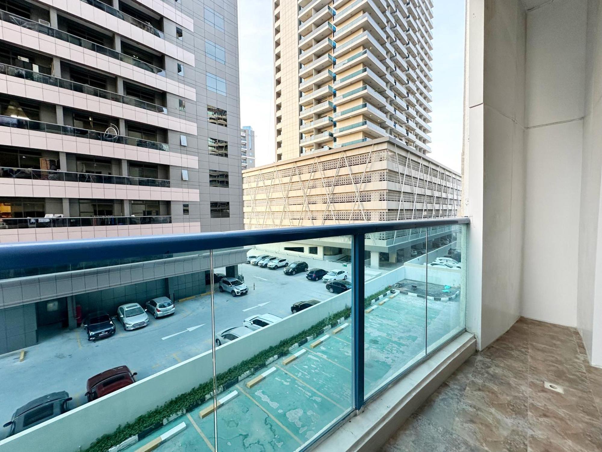 Zenith Smart - Zenith Tower A1 Apartemen Dubai