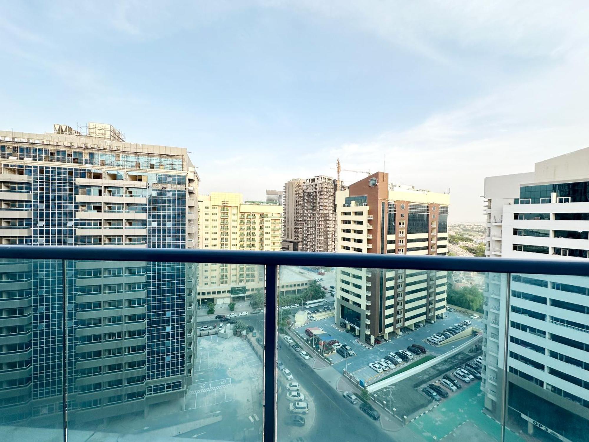 Zenith Smart - Zenith Tower A1 * Dubai