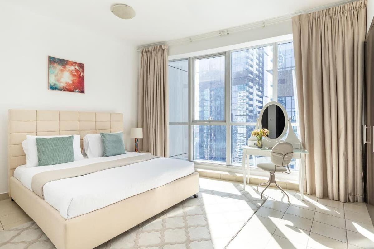 Frank Porter - Torch Tower Apartamento Dubái