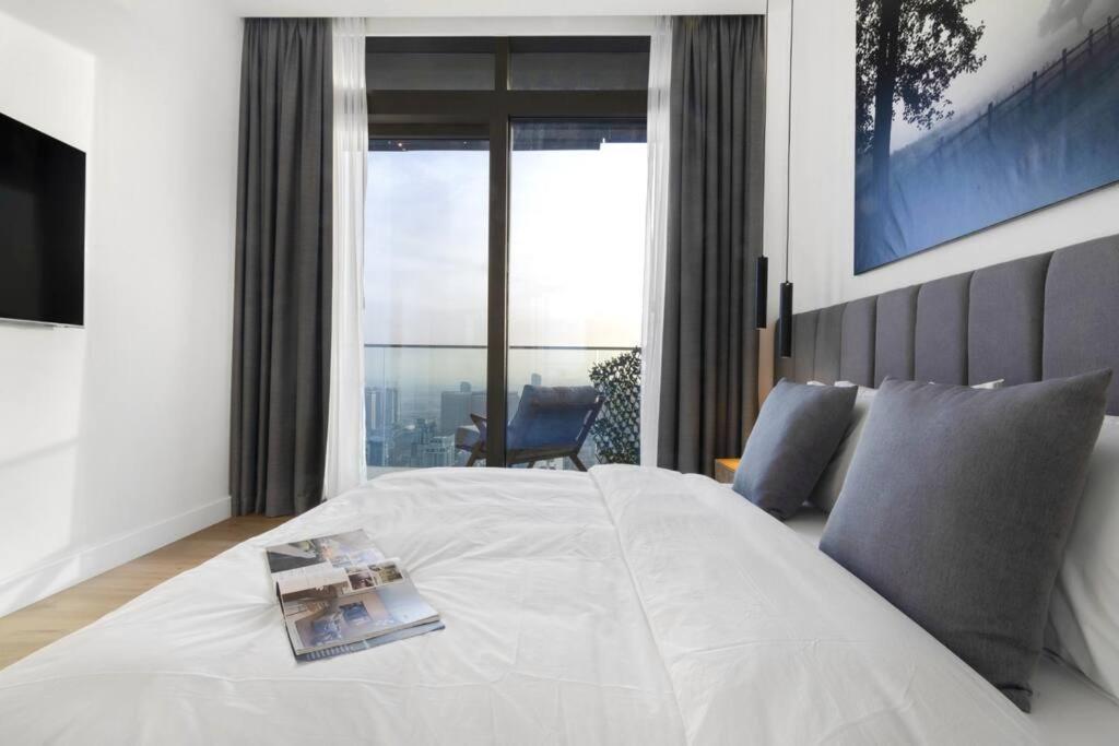 First Class 3br Amazing Views Of Marina