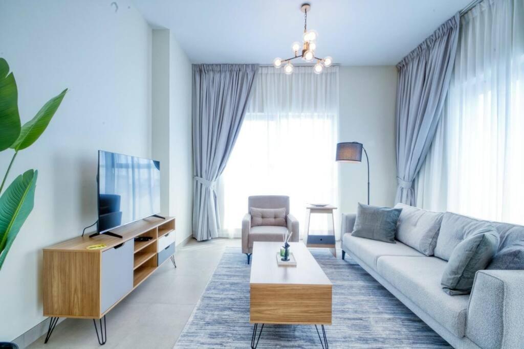 Fabulous New 1br With Huge Terrace