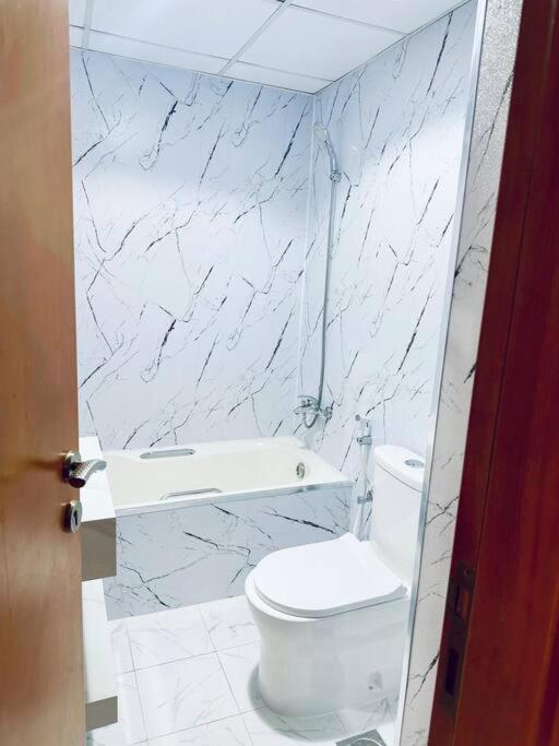 Cozy 1br In Marina Near And Metro Station Dubaï