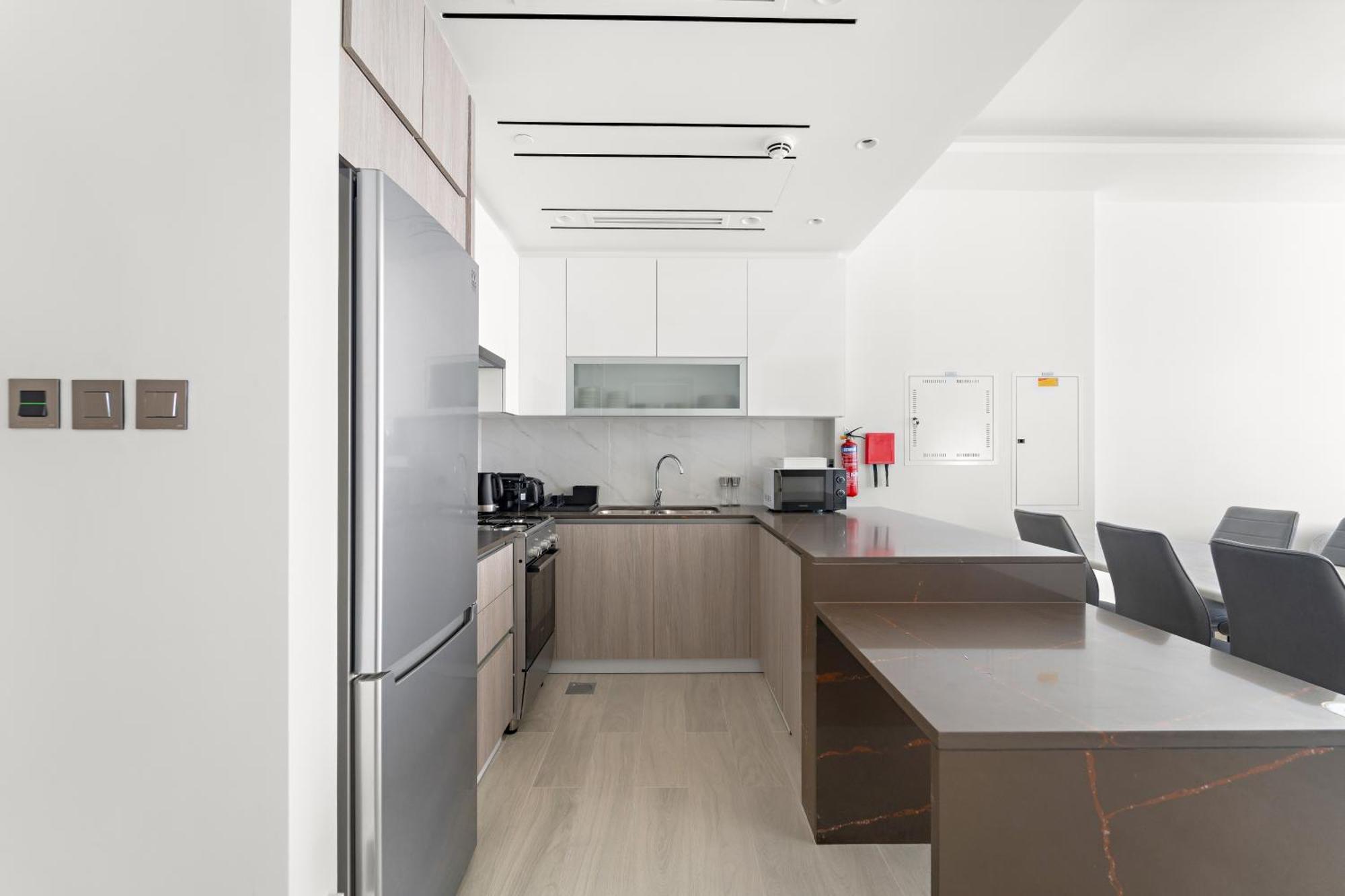 Lägenhet Brand New Luxurious 3br - Pool, Gym & Uptown Views *