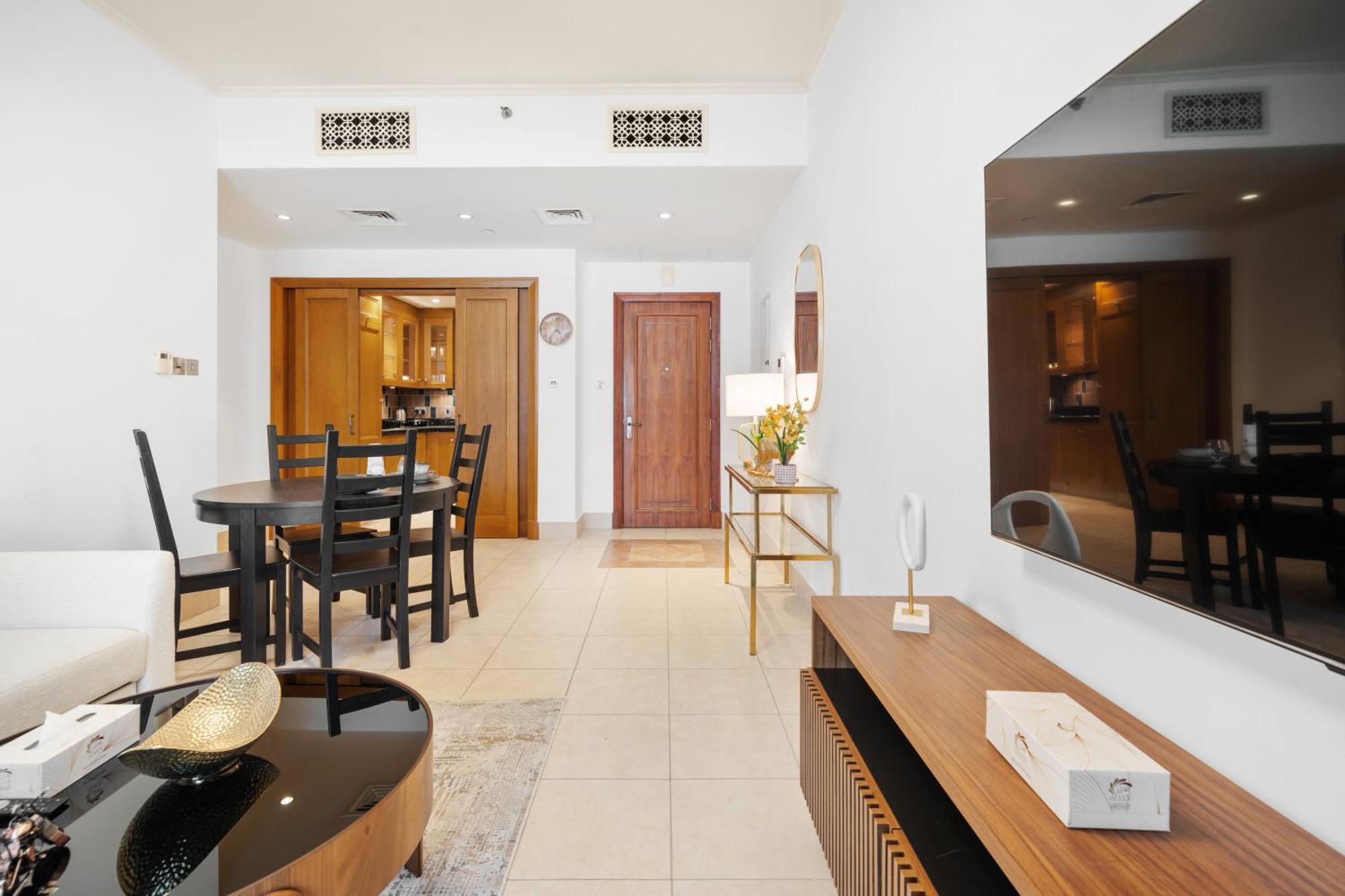 Apartamento Reehan Suites, Downtown - Near Burj Khalifa & Mall Dubái