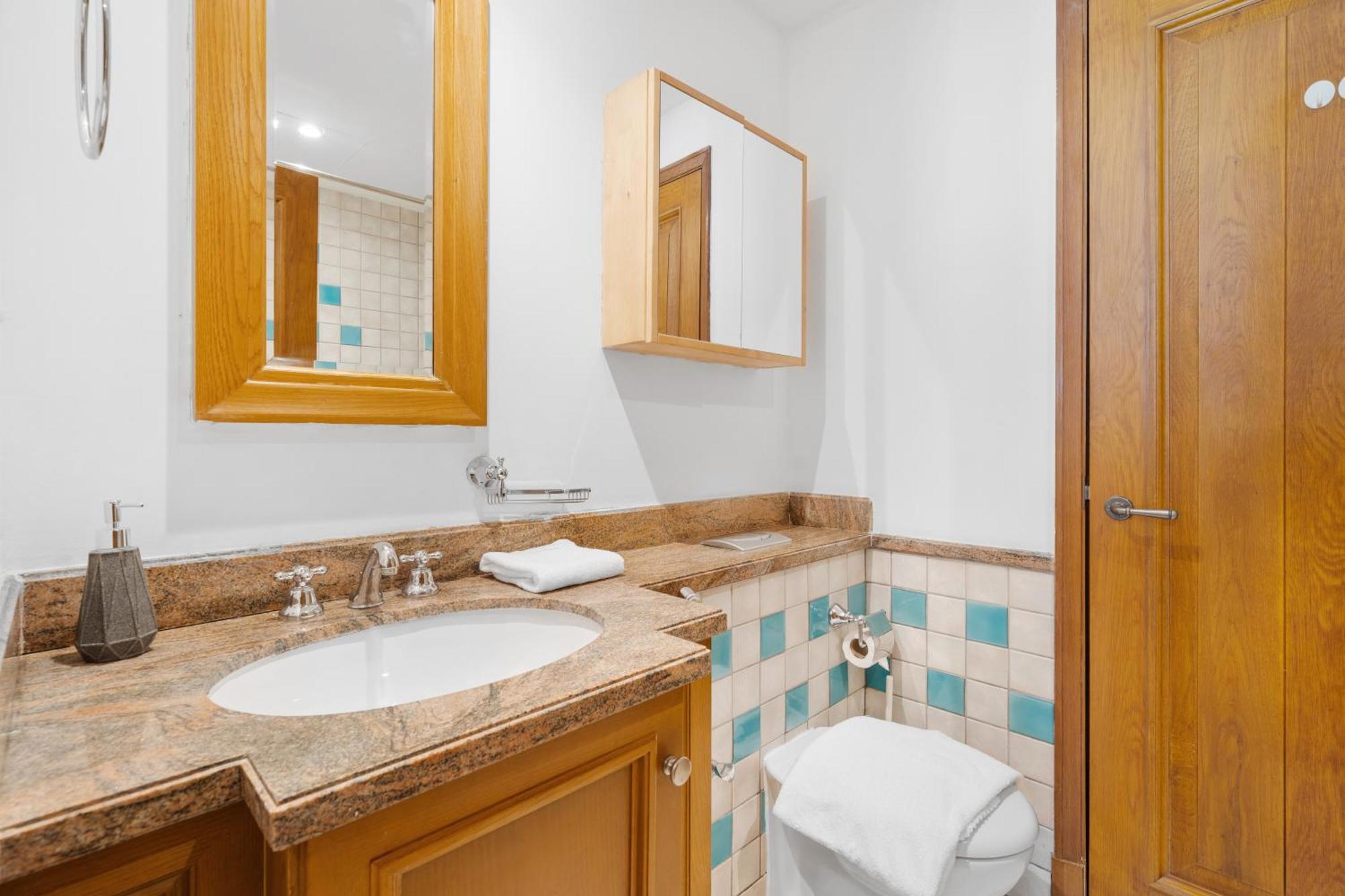Reehan Suites, Downtown - Near Burj Khalifa & Mall Dubái