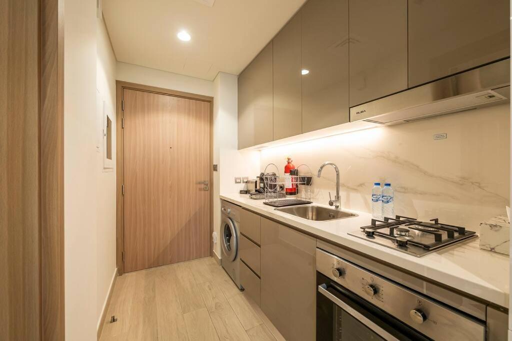 Lägenhet Cozy Studio By Skylight Azizi Riviera 41 *