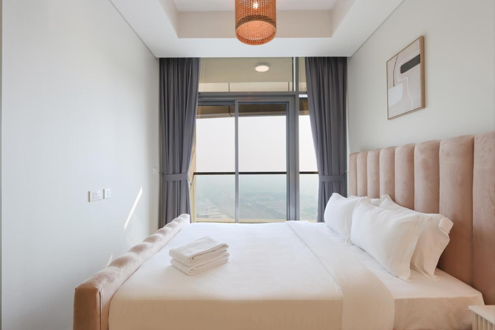Livbnb - 2b With Maid's Overlooking Sheikh Zayed Road *