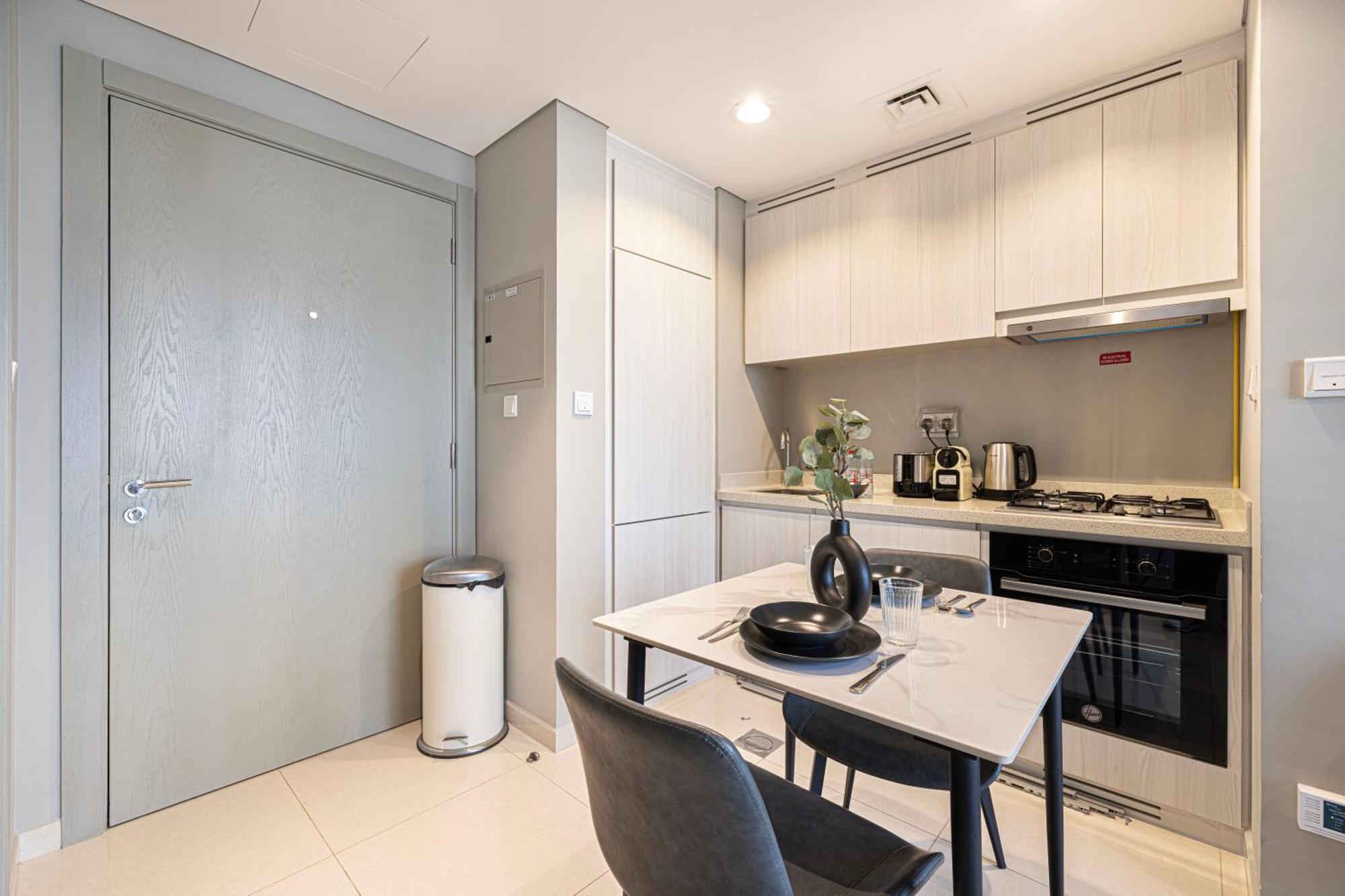Modern 1br With Canal View - Zada Tower, Business Bay Apartment *