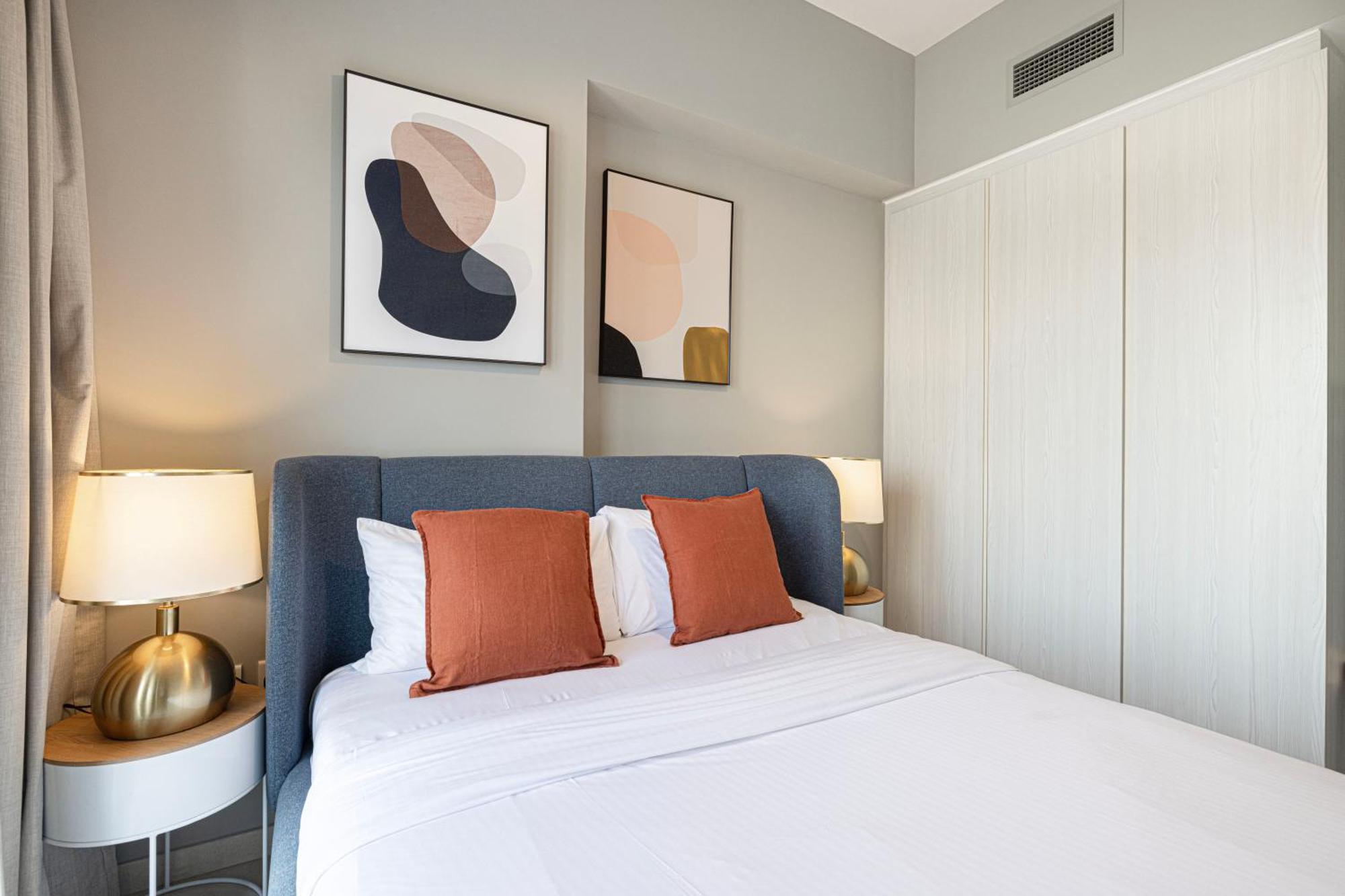 Apartment Modern 1br With Canal View - Zada Tower, Business Bay *
