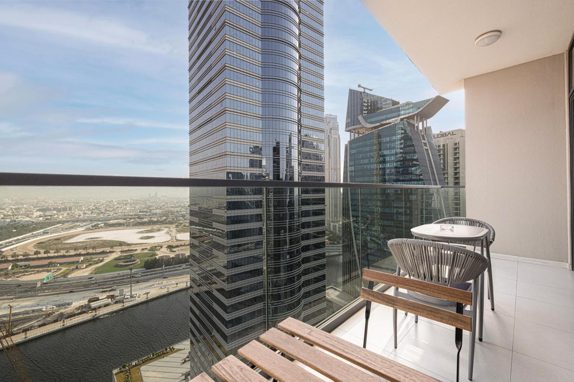 Modern 1br With Canal View - Zada Tower, Business Bay Dubai