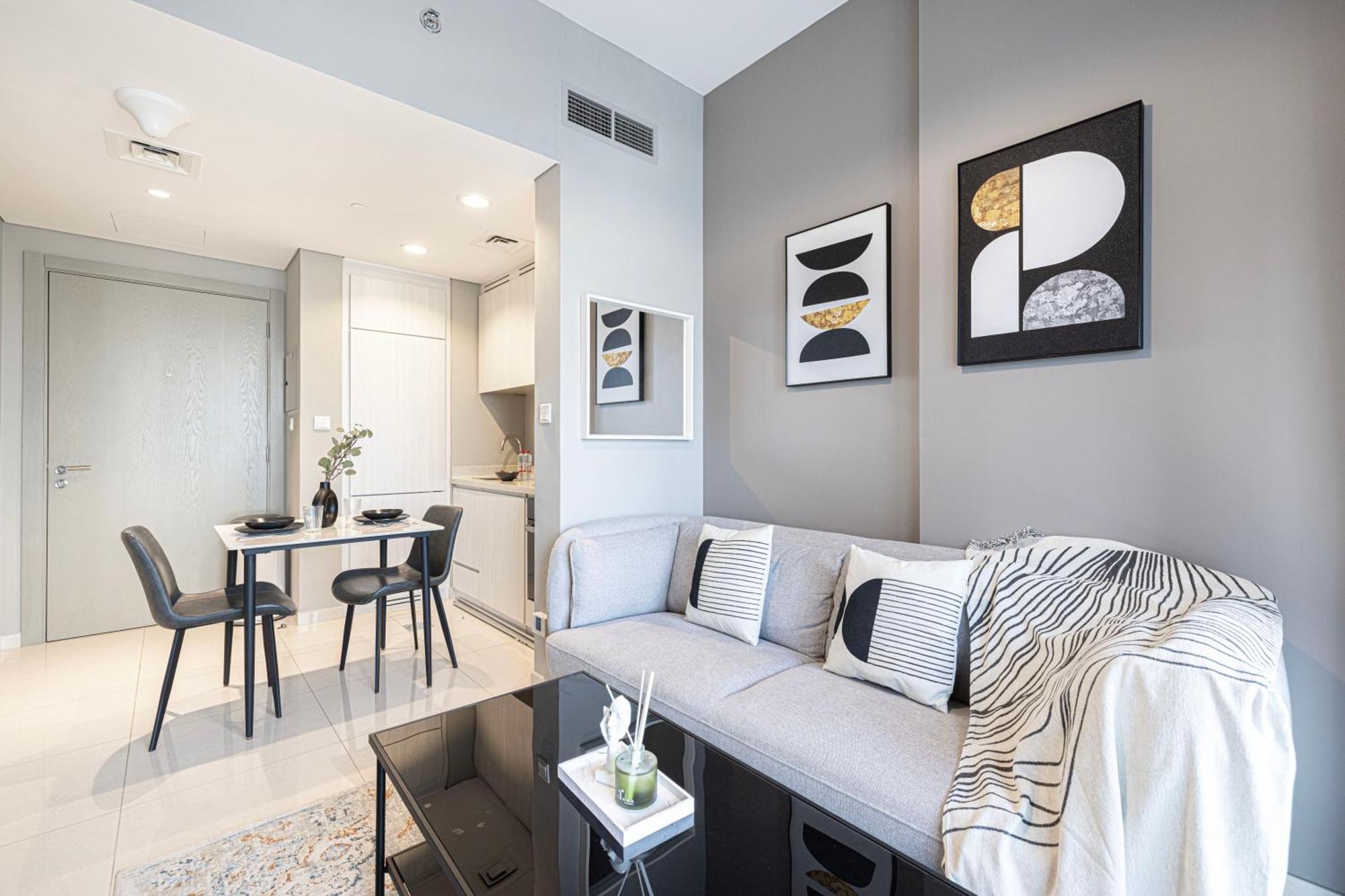 Modern 1br With Canal View - Zada Tower, Business Bay *