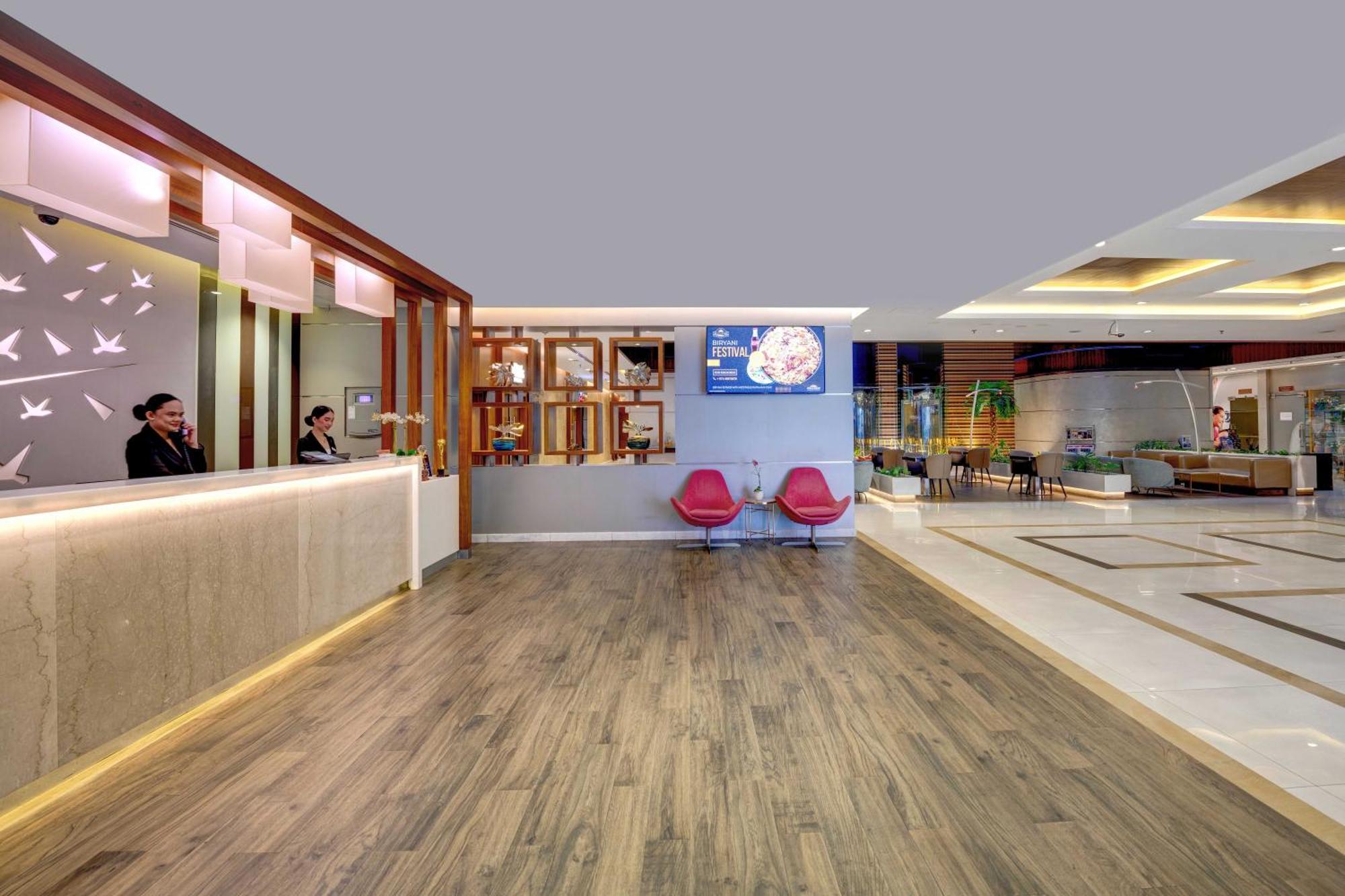 Howard Johnson Plaza By Wyndham Deira Dubái