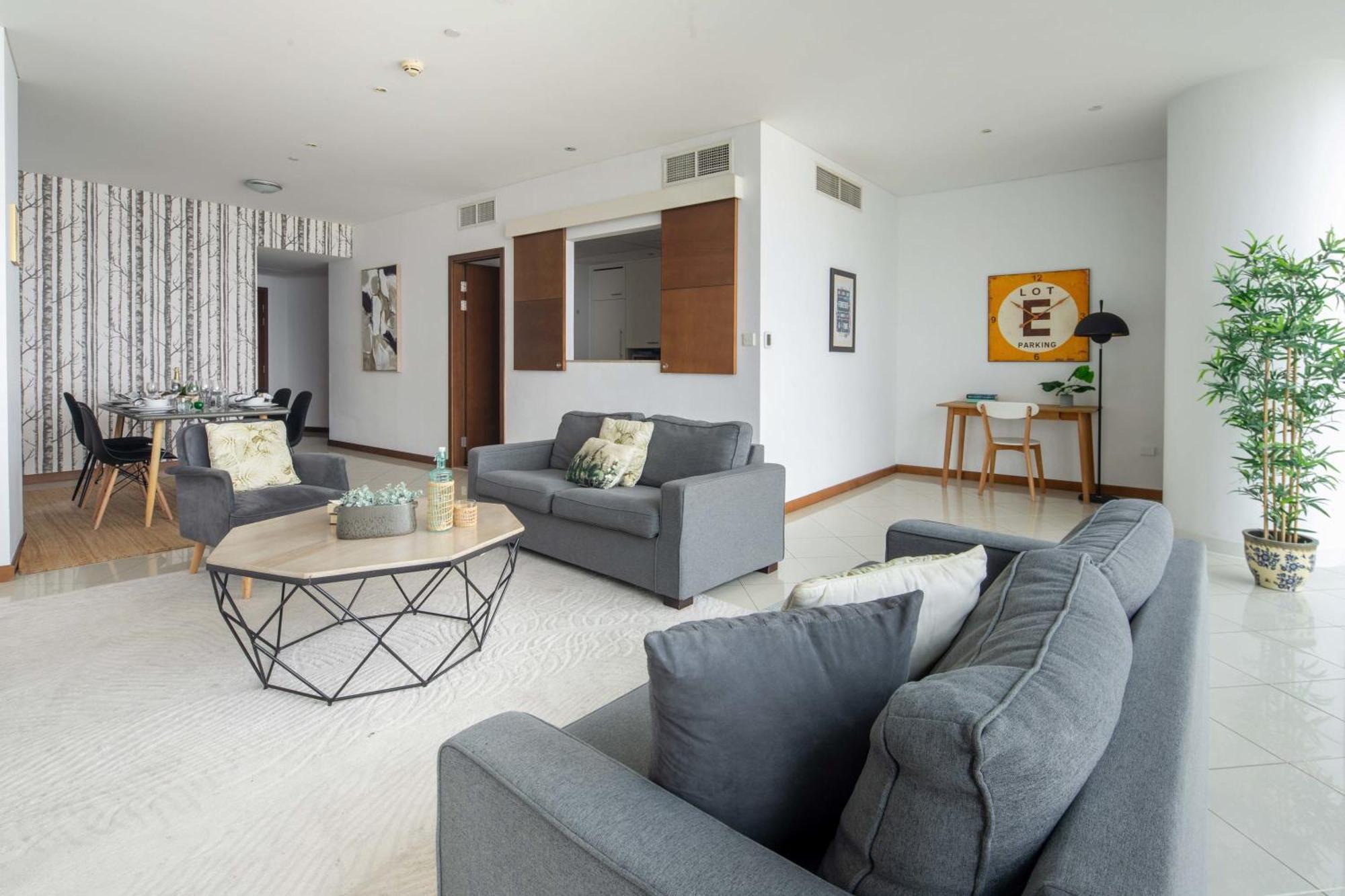 Frank Porter - Marsa Plaza Appartement Dubai