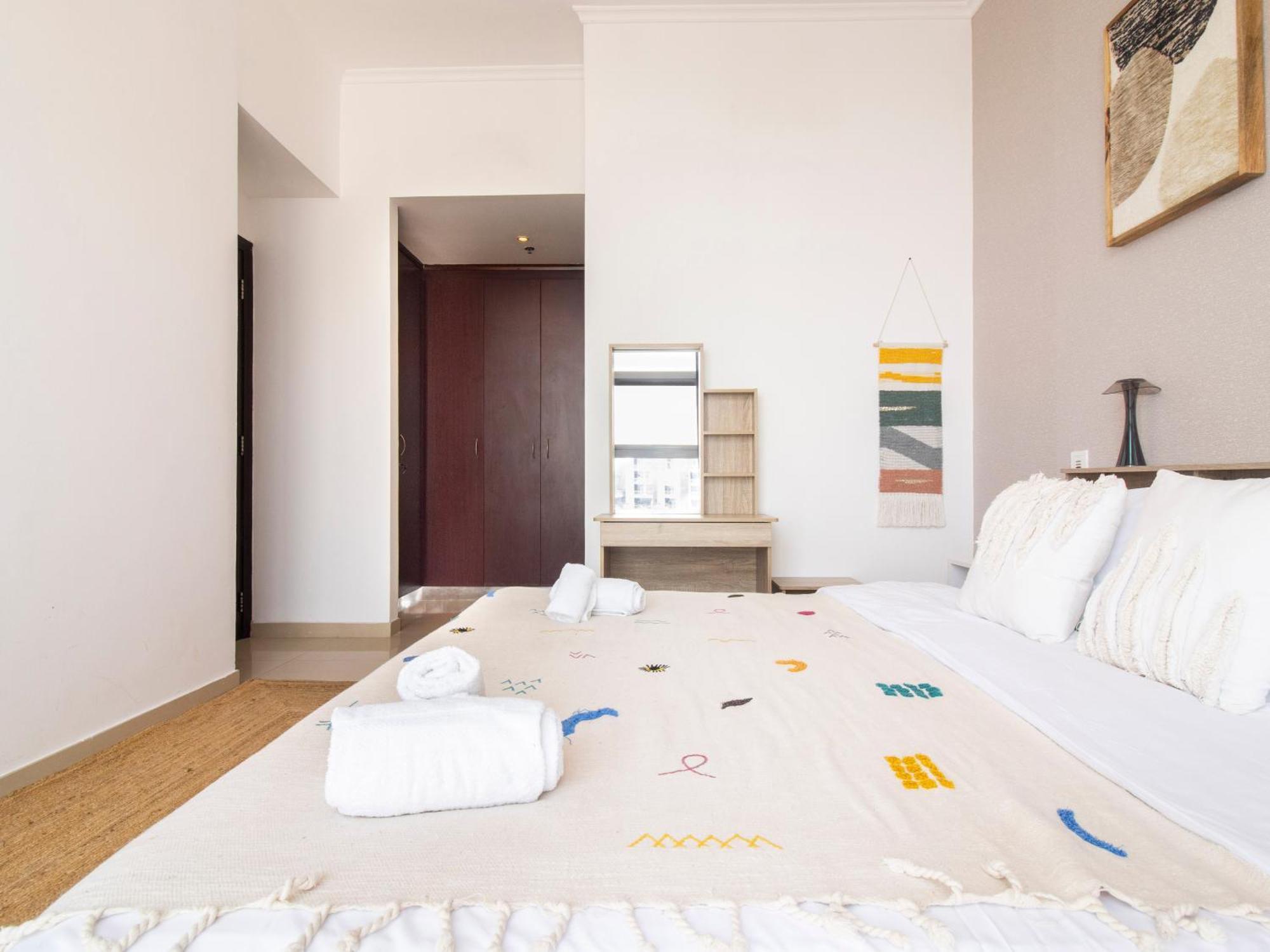 Cozy 1 Bedroom In Marina Apartamento Dubái