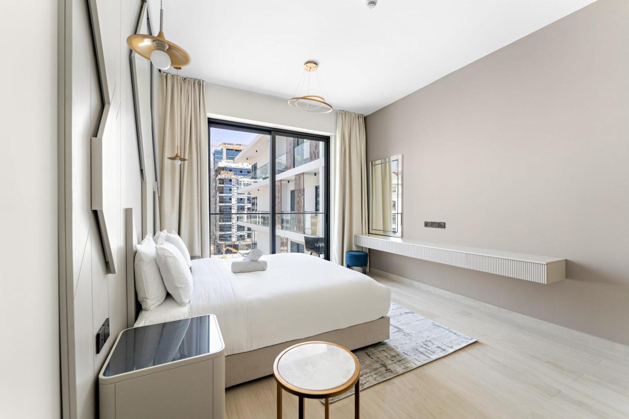 Luxurious 1 Bedroom Retreat With Pool Gym And Game Appartement